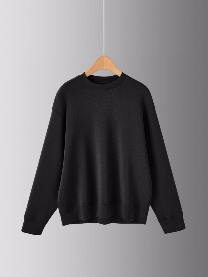  ARMANI阿玛尼2025秋冬休闲松弛系列圆领卫衣，370克重柔感果冻棉，像被云朵轻轻托住。弹力很好，