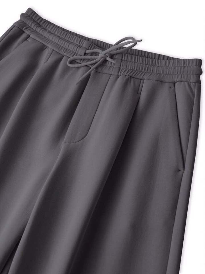  ARMANI阿玛尼2025秋冬休闲松弛系列圆领卫衣套装，370克重柔感果冻棉，像被云朵轻轻托住。弹力很