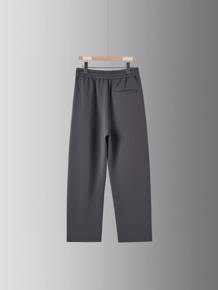  ARMANI阿玛尼2025秋冬休闲松弛系列圆领卫衣套装，370克重柔感果冻棉，像被云朵轻轻托住。弹力很