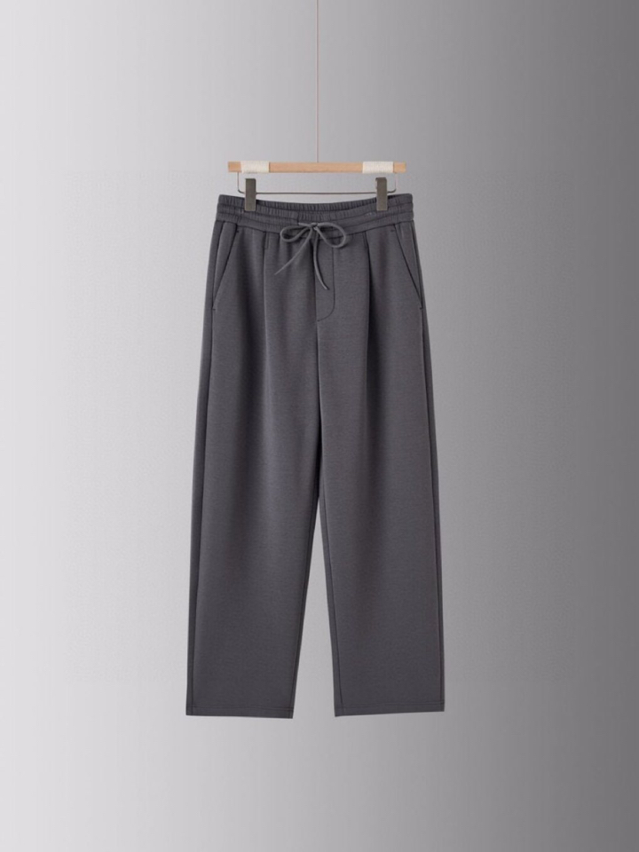  ARMANI阿玛尼2025秋冬休闲松弛系列圆领卫衣套装，370克重柔感果冻棉，像被云朵轻轻托住。弹力很