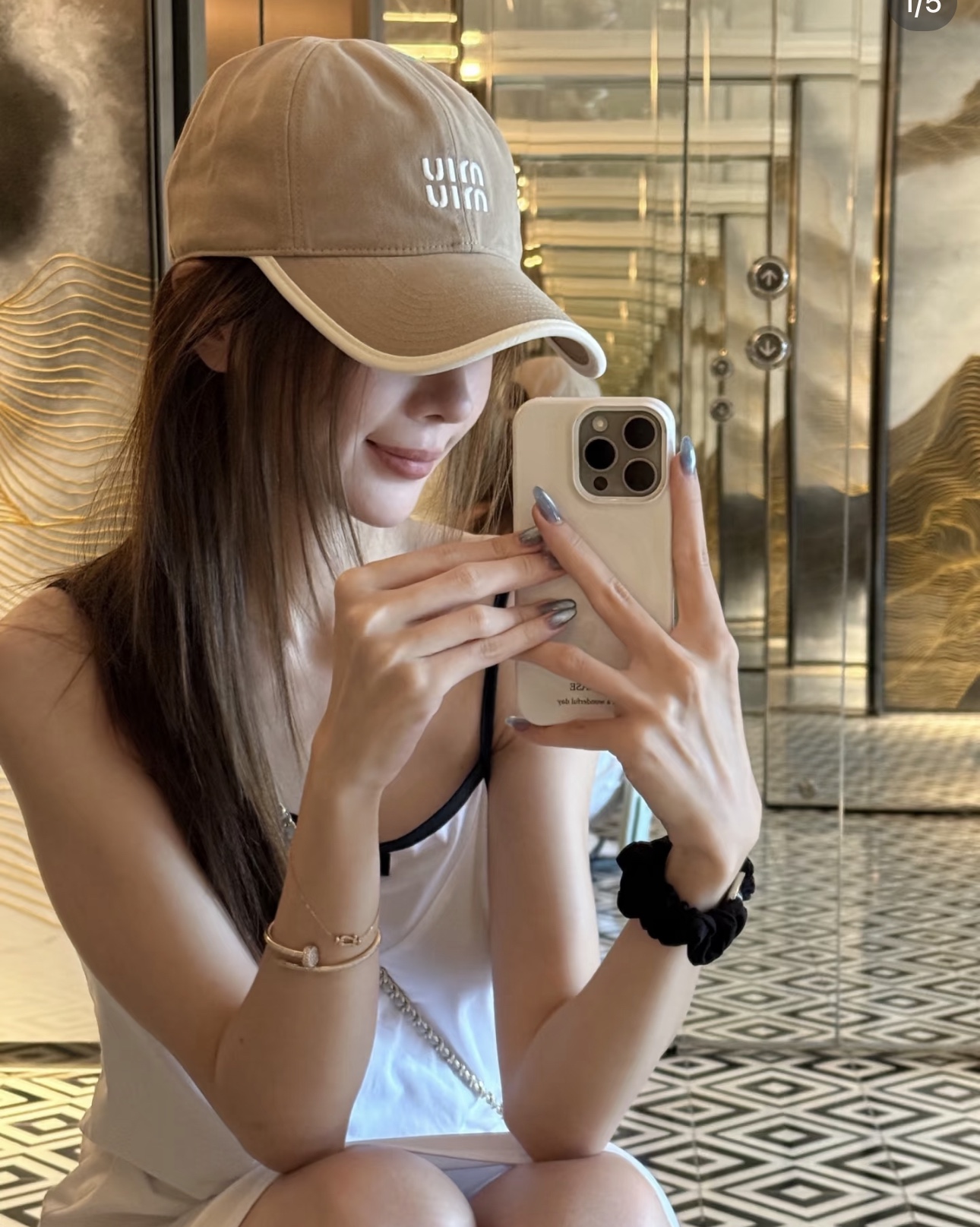 NO:364452,Miumiu's new order embroidered baseball hat big brand model is super easy to match, so buy it now!  Hat fisherman hat baseball hat knit hat, hat, miumiu, espadrilles, hatsMiumiu缪缪 新款订单款刺绣棒球帽大牌款超好搭配,赶紧入手！帽子渔夫帽棒球帽针织帽,帽子,miumiu,espadrilles,hats,hat