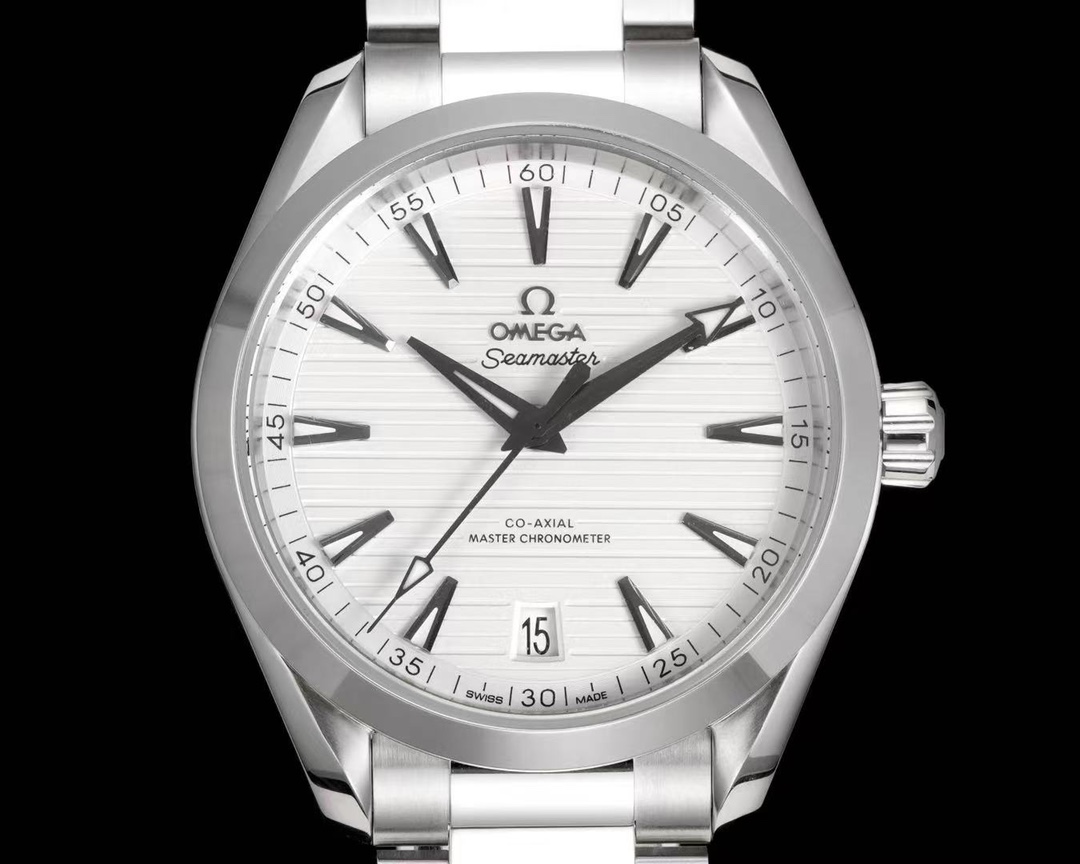 NO:337406,KG's new product is on the market. The summer dopamine color is here!  Equipped with a double T black balance movement, with a swing of 28,800, 11 word nails on the surface of the pond porcelain, calendar window, hour and minute hands are all multi-angle CNC wire drawing process, sapphire glass on the top and bottom, which is clearer and harder to scratch, and 5-codes are integrated. Please be sure to 89143848,19860909KG 新品上市 夏日的多巴胺色彩来了！ 搭载双T黑摆轮机芯,摆幅28800,塘瓷表面11个字钉,日历窗口,时分针都是多角度CNC拉丝工艺,上下面蓝宝石玻璃,更清透不易刮花,5码合一.请认准89143848,,Watch