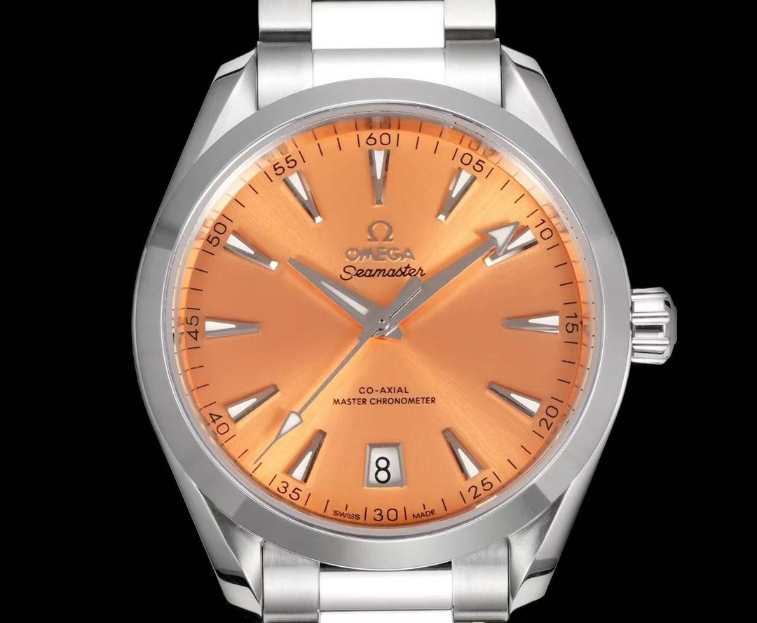 NO:337430,KG's new product is on the market. The dopamine color in summer is here!  Equipped with a double T black balance movement, swinging 28,800, 11 word nails on the surface of the pond porcelain, calendar window, hour and minute hands are all multi-angle CNC wire drawing process, sapphire glass on the top and bottom, which is clearer and not easy to scratch. 5 codes are integrated. Please be sure to 89143848,19860909KG新品上市 夏日的多巴胺色彩来了！ 搭载双T黑摆轮机芯,摆幅28800,塘瓷表面11个字钉,日历窗口,时分针都是多角度CNC拉丝工艺,上下面蓝宝石玻璃,更清透不易刮花,5码合一 请认准89143848,,,Watch