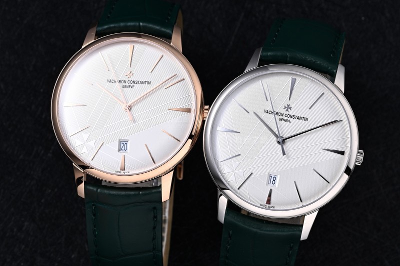 NO:339905,White and gold [MKS Factory wall crack recommendation] The highest replica of the market, Janice Denton VC inherits the new series 85180 watch!  1 [Case] ​​The perfect round case with a size of 40MM*9mm, paired with a micro-solar lug design, makes it more suitable for the wearer's wrist. Each finished shell cover needs to be strictly controlled by MK to restore the unique texture of the authentic product. 2 [Carriage] 9015 to Vacheron Constantin's own 2450 movement. Components from plywood to steel wheels are decorated by MK watchmakers, and the automatic rotor is plated with 18k rose gold, which maximizes the original exquisite craftsmanship level. 3 [Caseglass] The two sapphire glass mirrors on the front and back are all anti-disiasing coatings. 4 [Band] Double-layer Italian calfskin, paired with Malta cross pin buckle., vacheron, cowhide19860909白 金【MKS Factory墙裂推荐】市场最高复刻 江诗.丹顿VC传承新款系列85180腕表！ 1【表壳】尺寸40MM*9mm完美圆形的表壳,搭配微孤式表耳设计,使之更加贴合佩戴者的手腕.每一个成品壳套,都需经过MK严格的质量把控,方能还原正品独特的质感. 2【机芯】9015改江诗丹顿自产2450机芯.从夹板到钢轮等部件均由MK制表师精工装饰,自动摆陀更是镀有18k玫瑰金,最大限度呈现原装精湛的工艺水平. 3【表镜】前后两片蓝宝石玻璃镜面,均有防眩晕镀膜处理. 4【表带】双层意大利小牛皮,搭配马耳他十字针扣.,,vacheron,cowhide,Watch