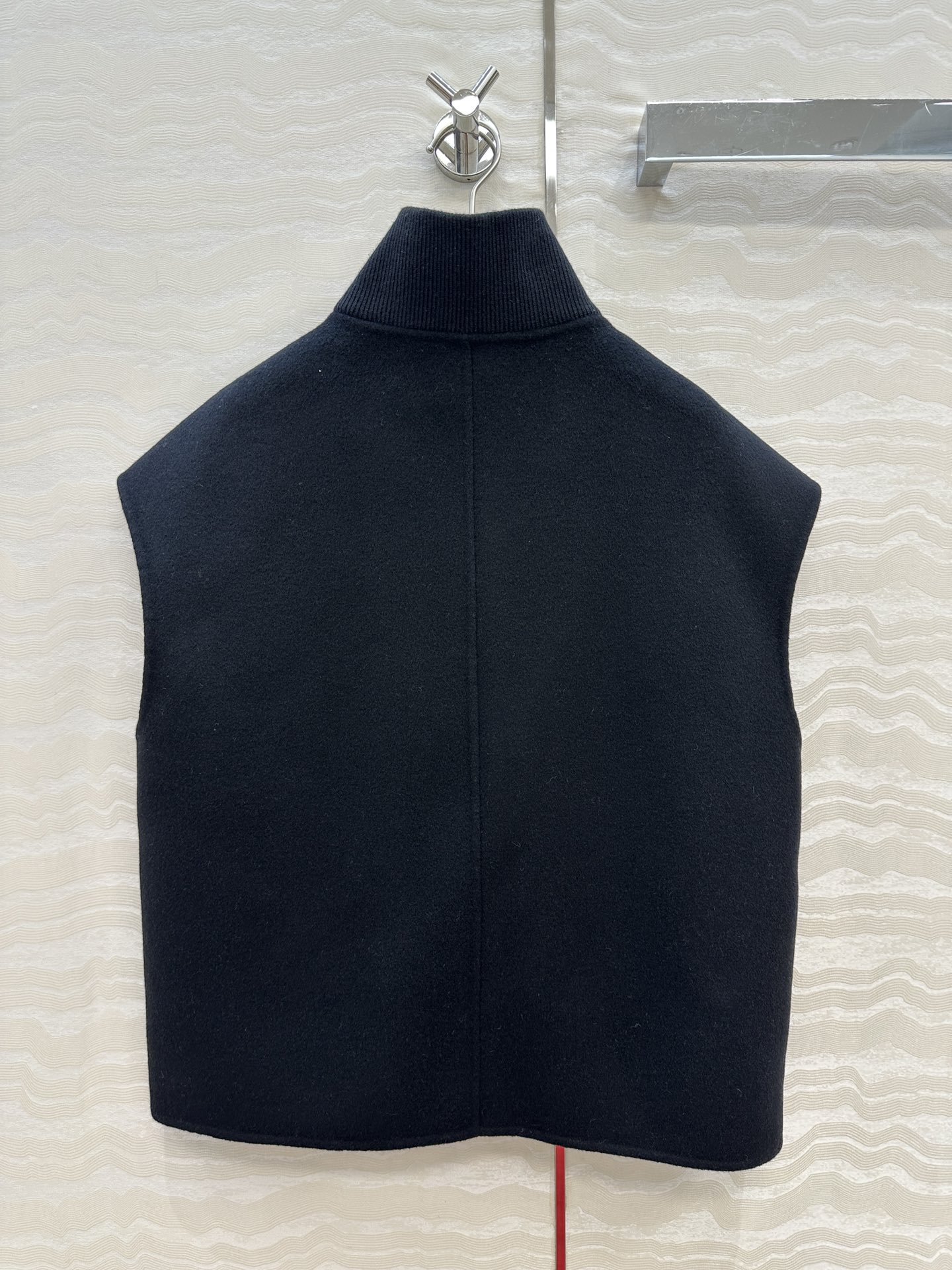 Elegant Wool Cashmere Vest: Sophisticated Sleeveless Outerwear for Women 11 i1755801932 7188 7
