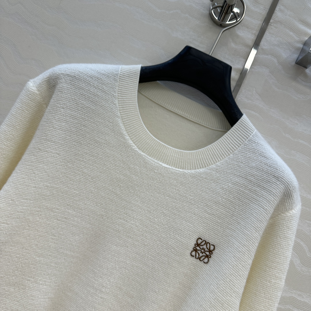 Loewe Embroidered Logo Round Neck Wool Sweater - Soft, Comfortable, Stylish 4 i1755804589 953 2