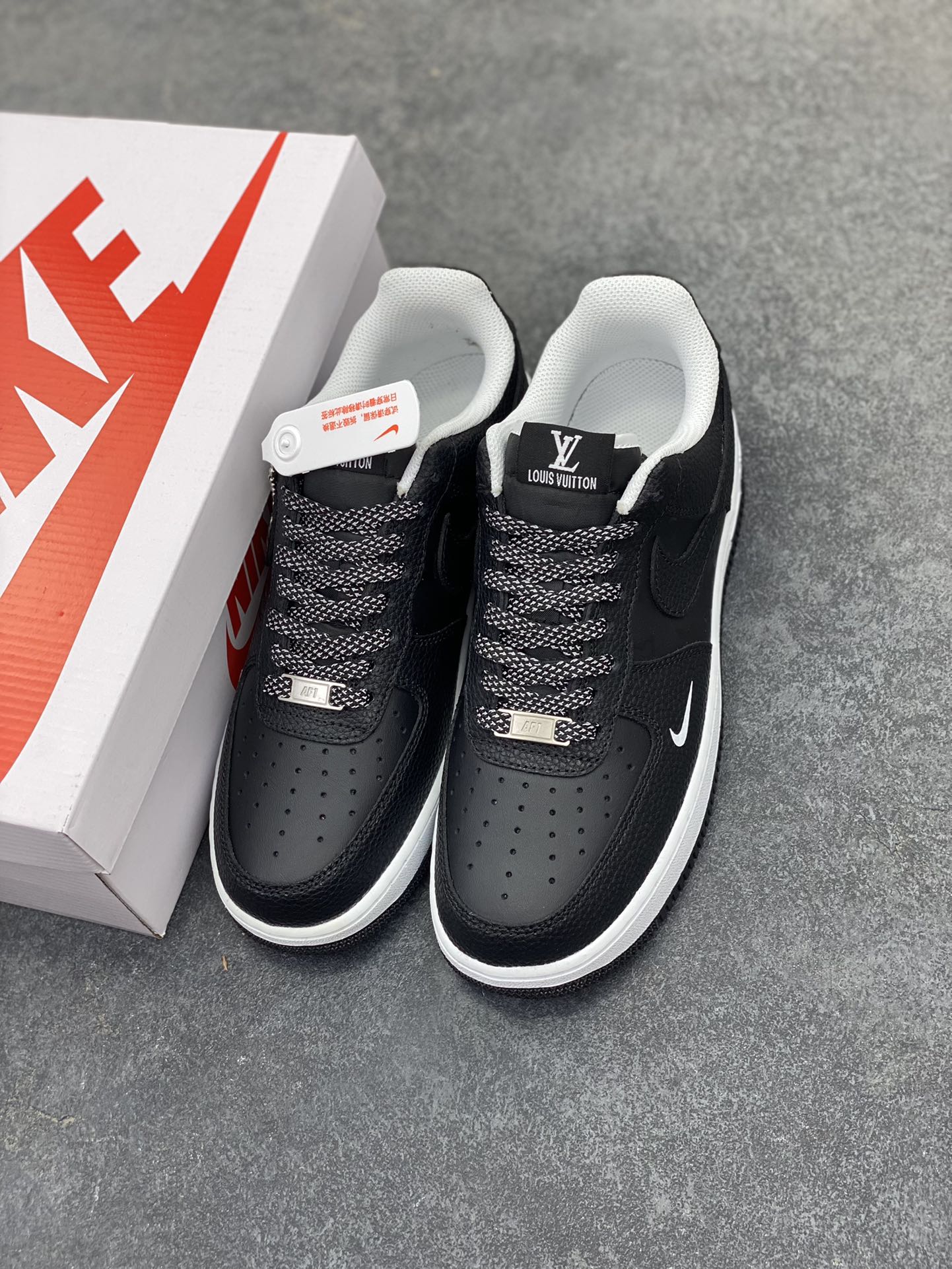 图片[8]-NIke Air Force 1 \’07 Low “LV联名——武士黑荔纹”空军一号 低帮 运动鞋 休闲鞋 折边针车 工艺难度大 原楦头原纸板 原装鞋盒 定制五金配件 内置全掌气垫 原厂鞋底 货号：CZ3986-003 尺码：36 36.5 37.5 38 38.5 39 40 40.5 41 42 42.5 43 44 44.5 45-选品中心