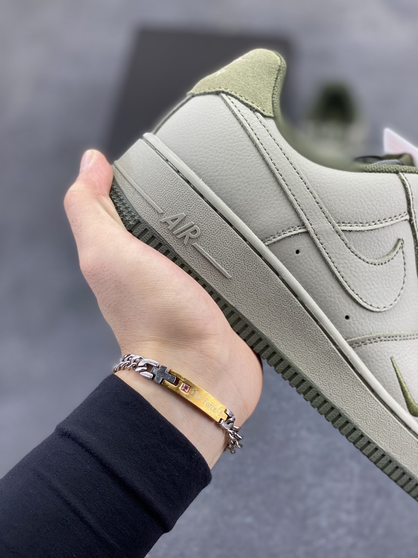 图片[6]-Air Force 1\’ 07 浅军绿小勾 原楦头原纸板 打造纯正空军版型 专注外贸渠道 全掌内置蜂窝气垫 #原盒配件 原厂中底钢印、拉帮完美 货号：HM9483-300 尺码：39 40 40.5 41 42 42.5 43 44 44.5 45-选品中心