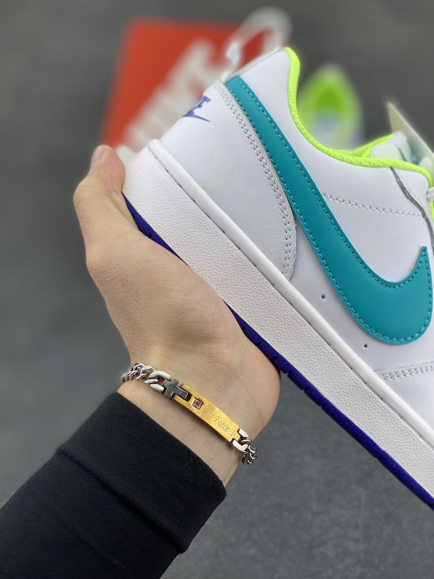 图片[6]-福利特价 Nike Court Borough 低帮百搭透气休闲运动板鞋男女鞋 经典耐用的设计，兼顾舒适脚感和出众风范，演绎匠心之作。结构性的支撑贴合感结合复古篮球设计，塑就场外全明星风范。 货号：BQ5448-105 尺码：36 36.5 37.5 38 38.5 39 40 40.5 4142 42.5 43 44 44.5 45-选品中心