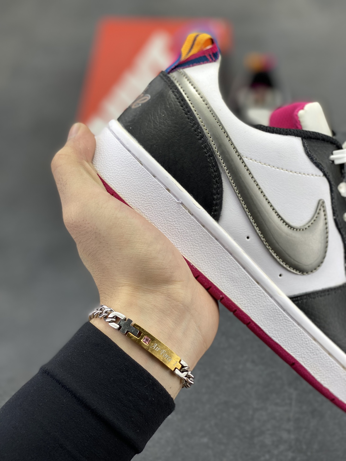 图片[6]-福利特价 Nike Court Borough 低帮百搭透气休闲运动板鞋男女鞋 经典耐用的设计，兼顾舒适脚感和出众风范，演绎匠心之作。结构性的支撑贴合感结合复古篮球设计，塑就场外全明星风范。 货号：DJ0040-100 尺码：36 36.5 37.5 38 38.5 39 40 40.5 4142 42.5 43 44 44.5 45-选品中心