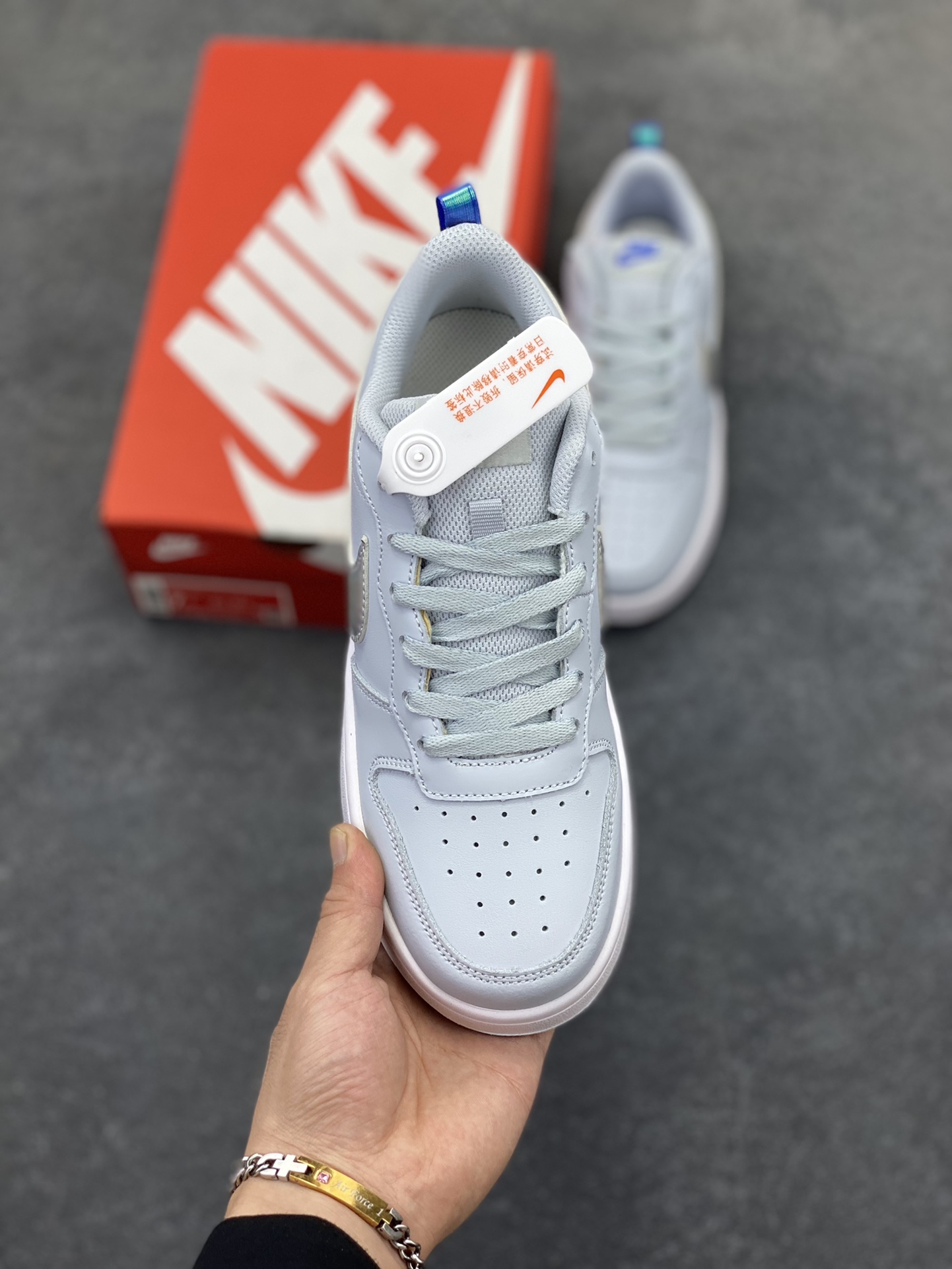 图片[2]-福利特价 Nike Court Borough 低帮百搭透气休闲运动板鞋男女鞋 经典耐用的设计，兼顾舒适脚感和出众风范，演绎匠心之作。结构性的支撑贴合感结合复古篮球设计，塑就场外全明星风范。 货号：CJ2239-401 尺码：36 36.5 37.5 38 38.5 39 40 40.5 4142 42.5 43 44 44.5 45-选品中心