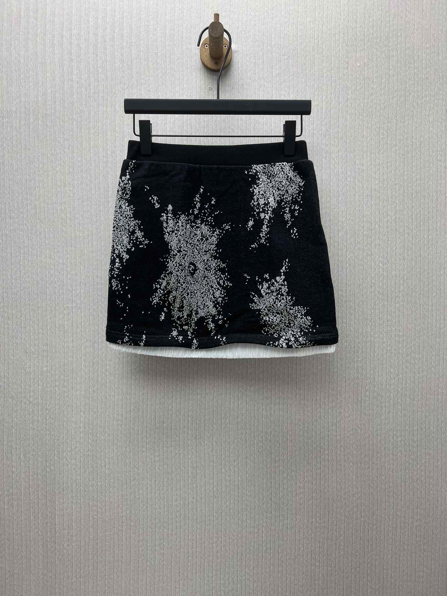 Chanel 25ss nueva falda de algodón liso casual corta de la colección de avance de otoño-invierno, para mujer, tallas: S…