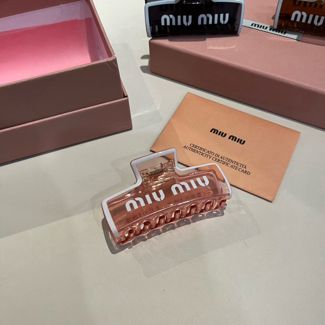 🆕

miumiu缪缪新款发夹