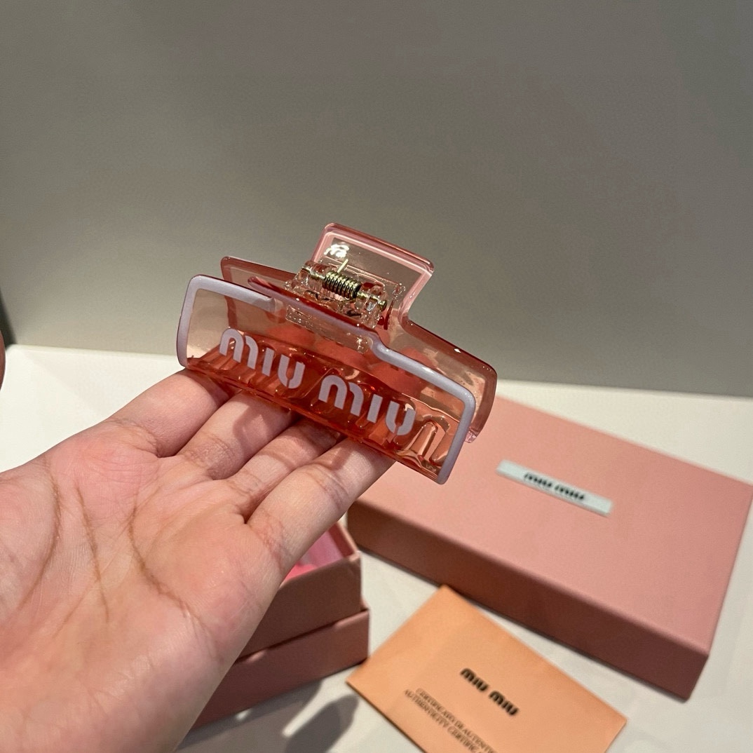 🆕

miumiu缪缪新款发夹