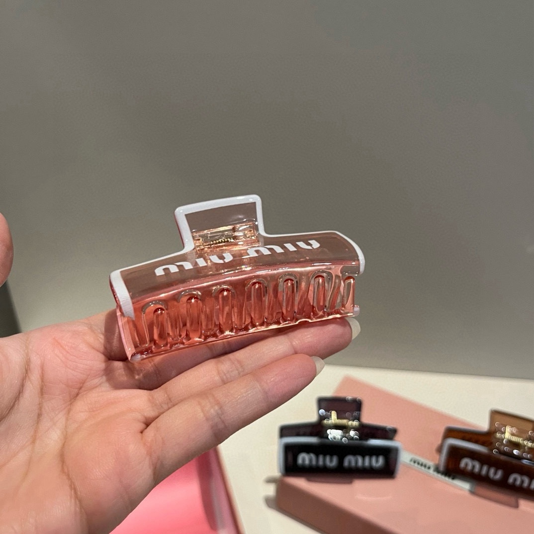 🆕

miumiu缪缪新款发夹