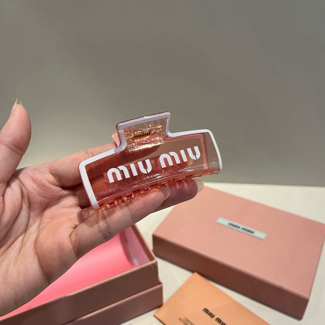 🆕

miumiu缪缪新款发夹