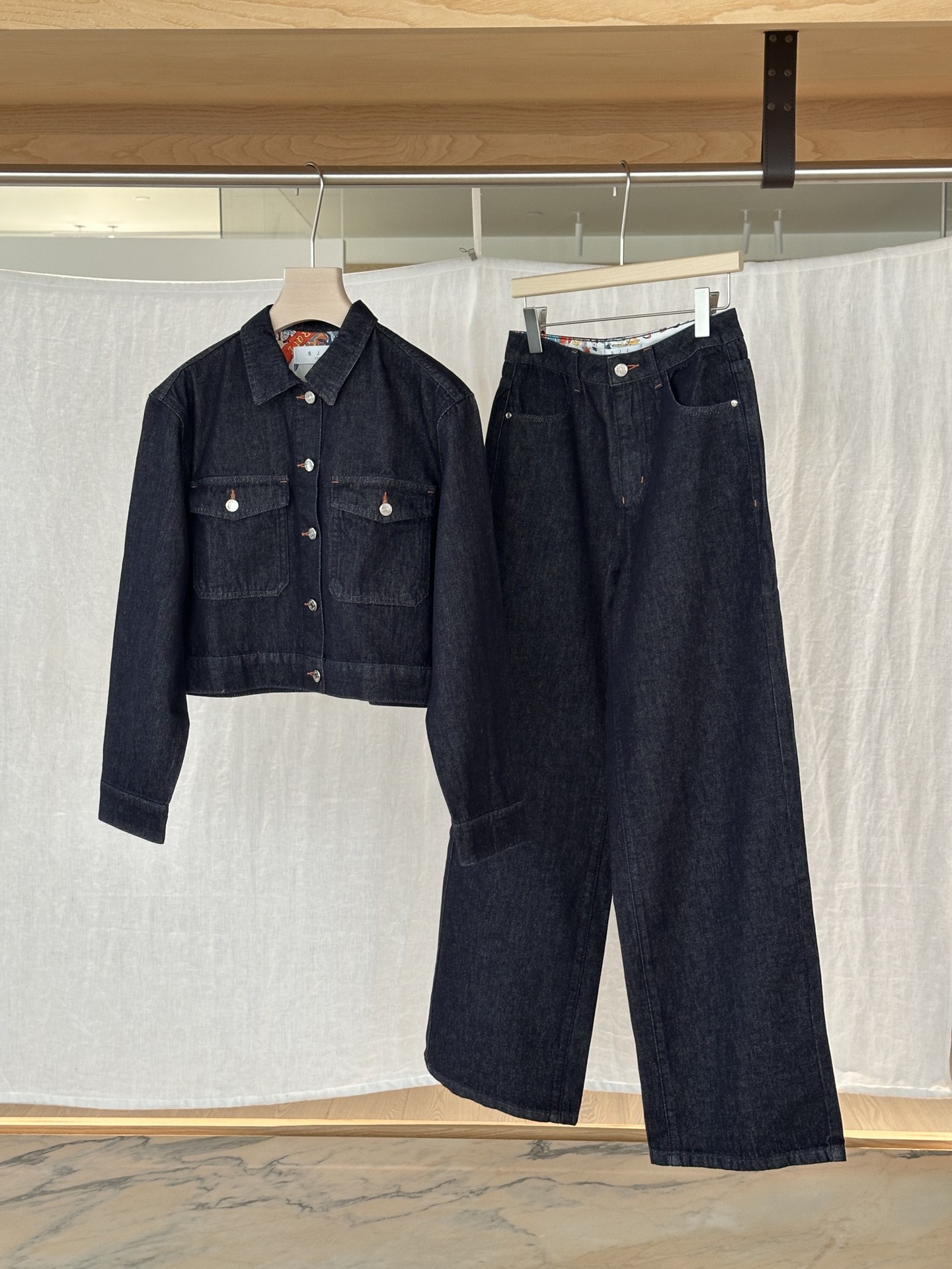 NO:469970,Jacket and pants YS | NEW ARRIVALS! Original color denim style is so good~~ The waist bag and hips hide the flesh, super slimming and long legs, casual and fashionable, comfortable and stylish SML, Jackets & coats,alexander wang19860909外套裤子YS ｜ NEW ARRIVALS! 原色牛仔 版型太好了~~ 收腰包胯藏肉 超显瘦显腿长 休闲时髦 舒适有型 SML,,jackets & coats,alexander wang,Women's clothing