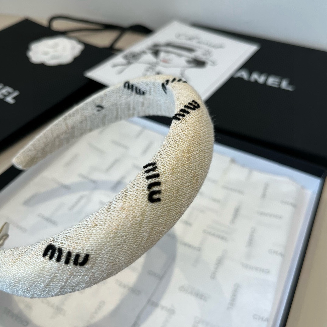 🆕

miumiu缪缪新款发箍