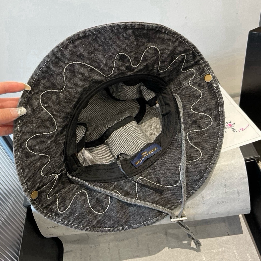 🆕

LV牛仔渔夫帽，头围57cm