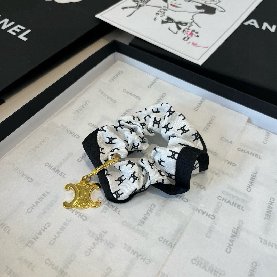 🆕

Celine赛琳新款发圈
