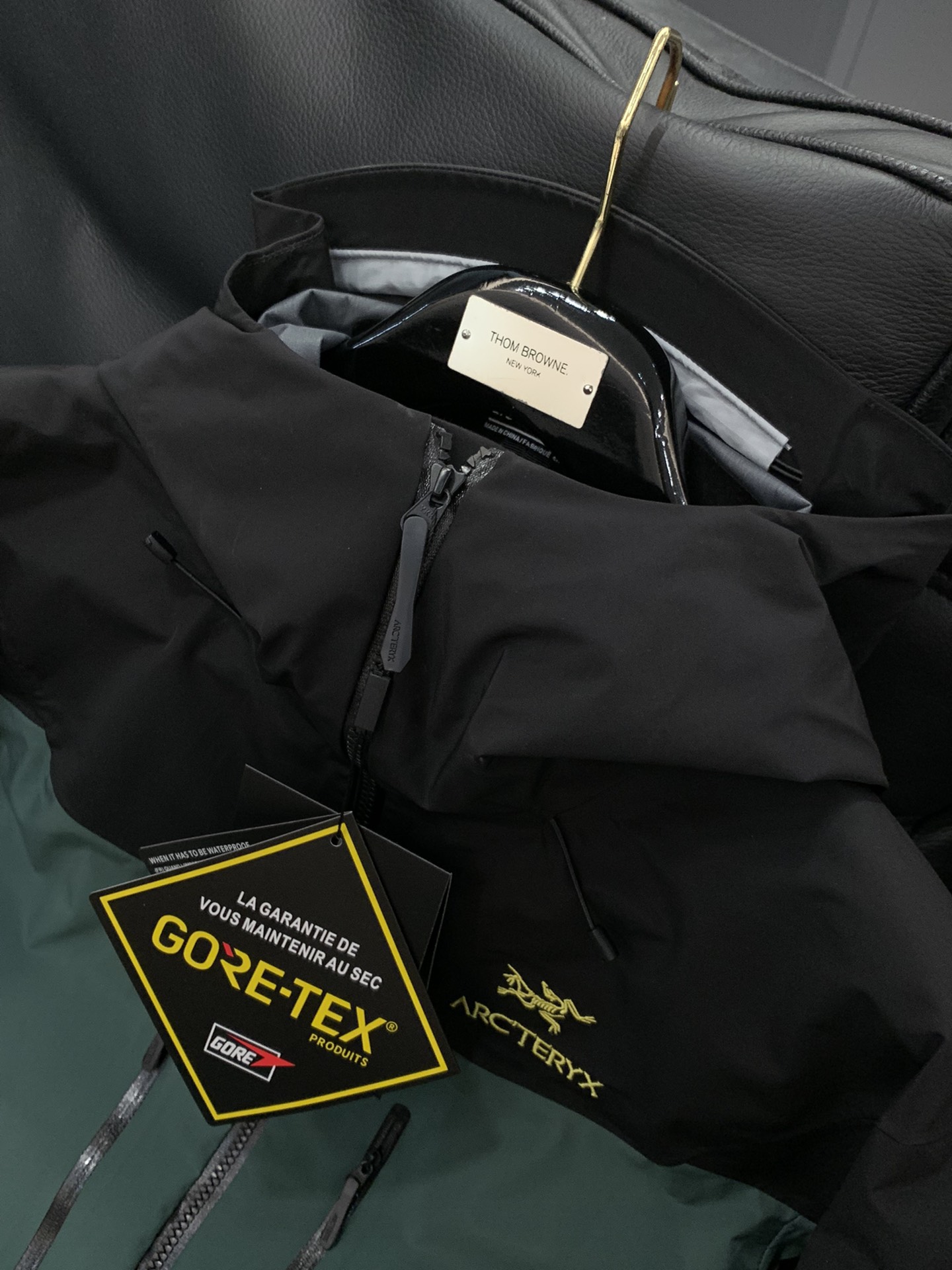 ，ARCTERYX 始祖鸟，2025秋冬AW新品，时尚休闲冲锋衣外套，专柜同步有售，原单狠货，进口原版面