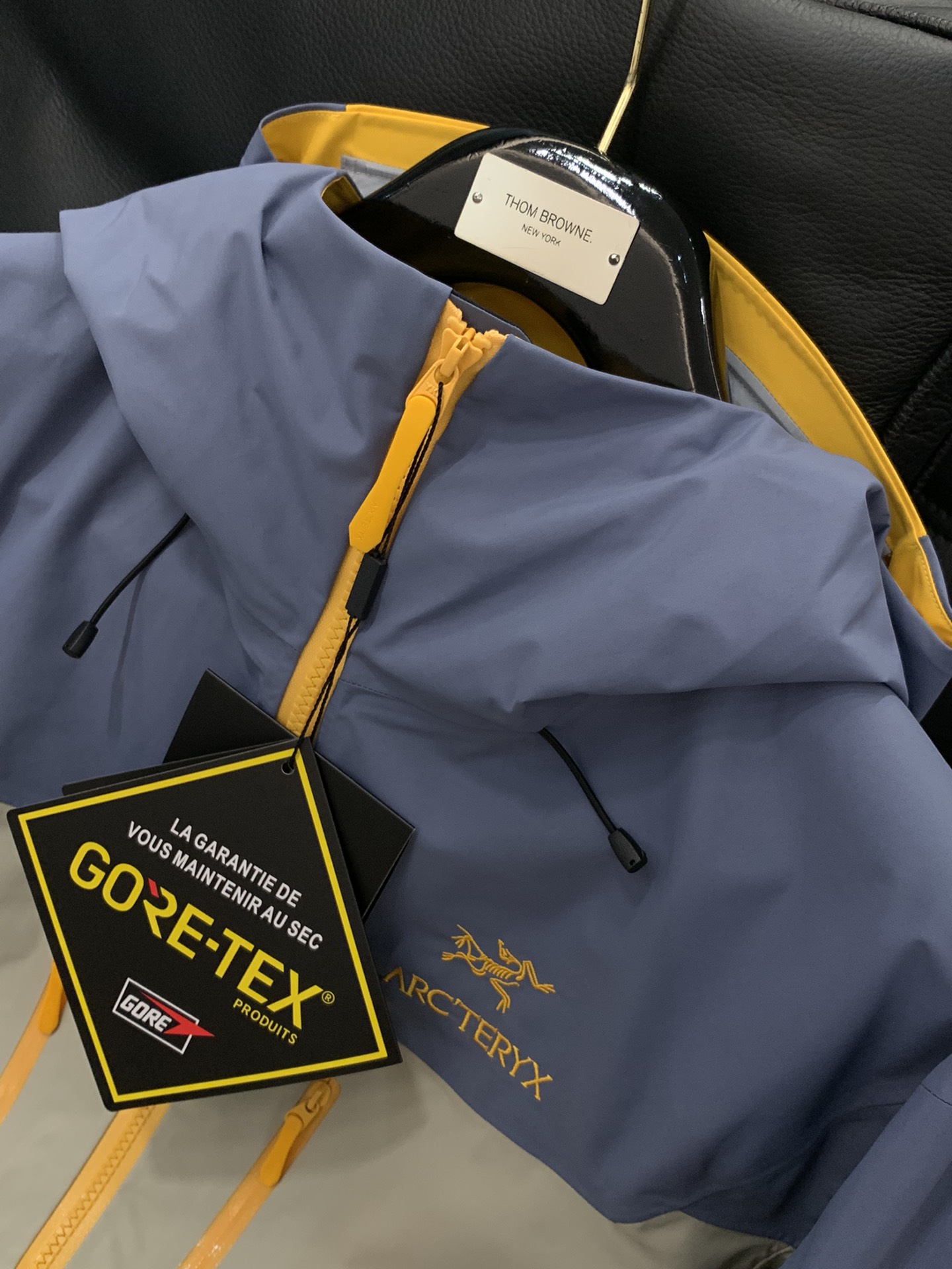 ，ARCTERYX 始祖鸟，2025秋冬AW新品，时尚休闲冲锋衣外套，专柜同步有售，原单狠货，进口原版面