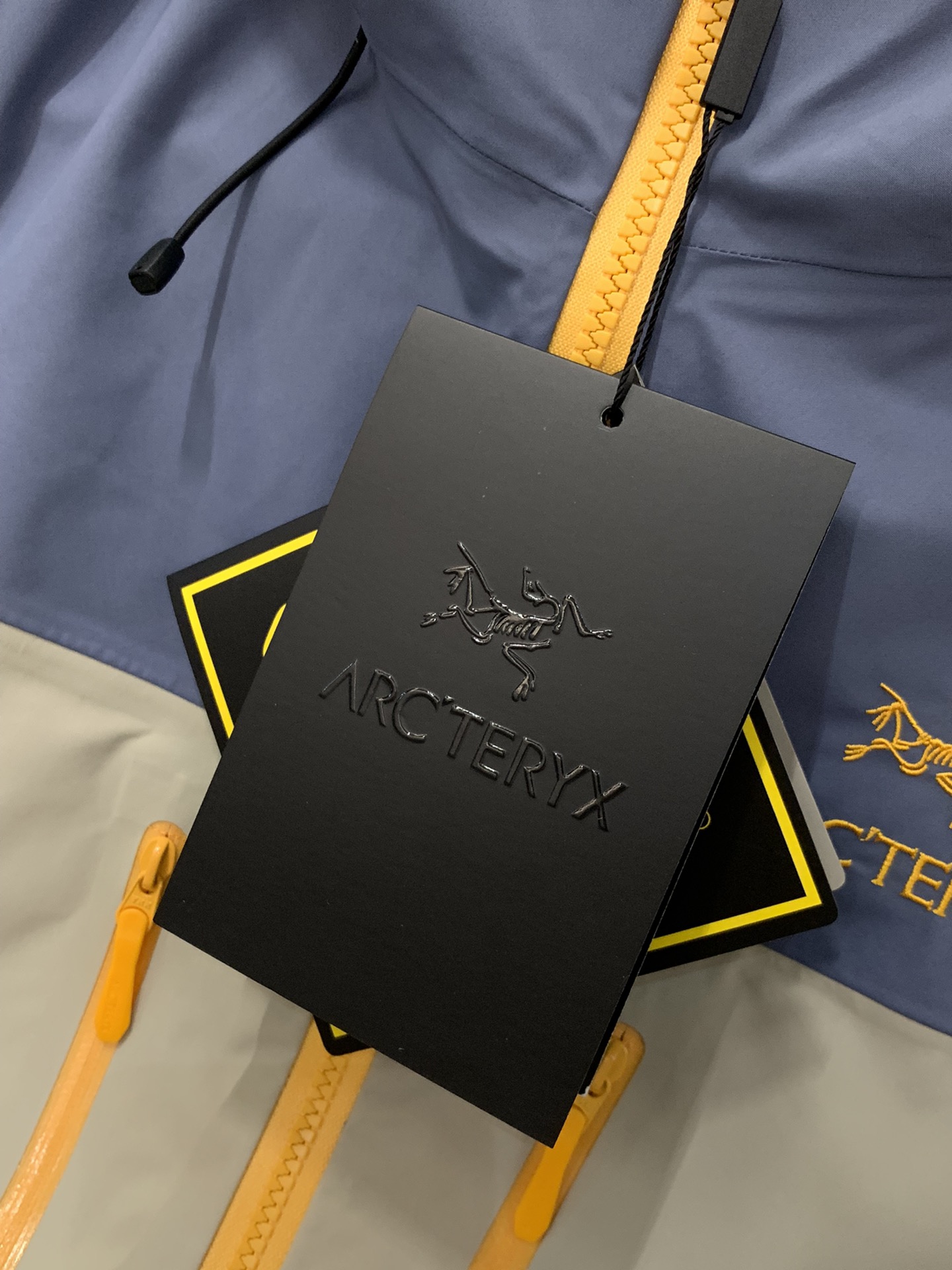 ，ARCTERYX 始祖鸟，2025秋冬AW新品，时尚休闲冲锋衣外套，专柜同步有售，原单狠货，进口原版面