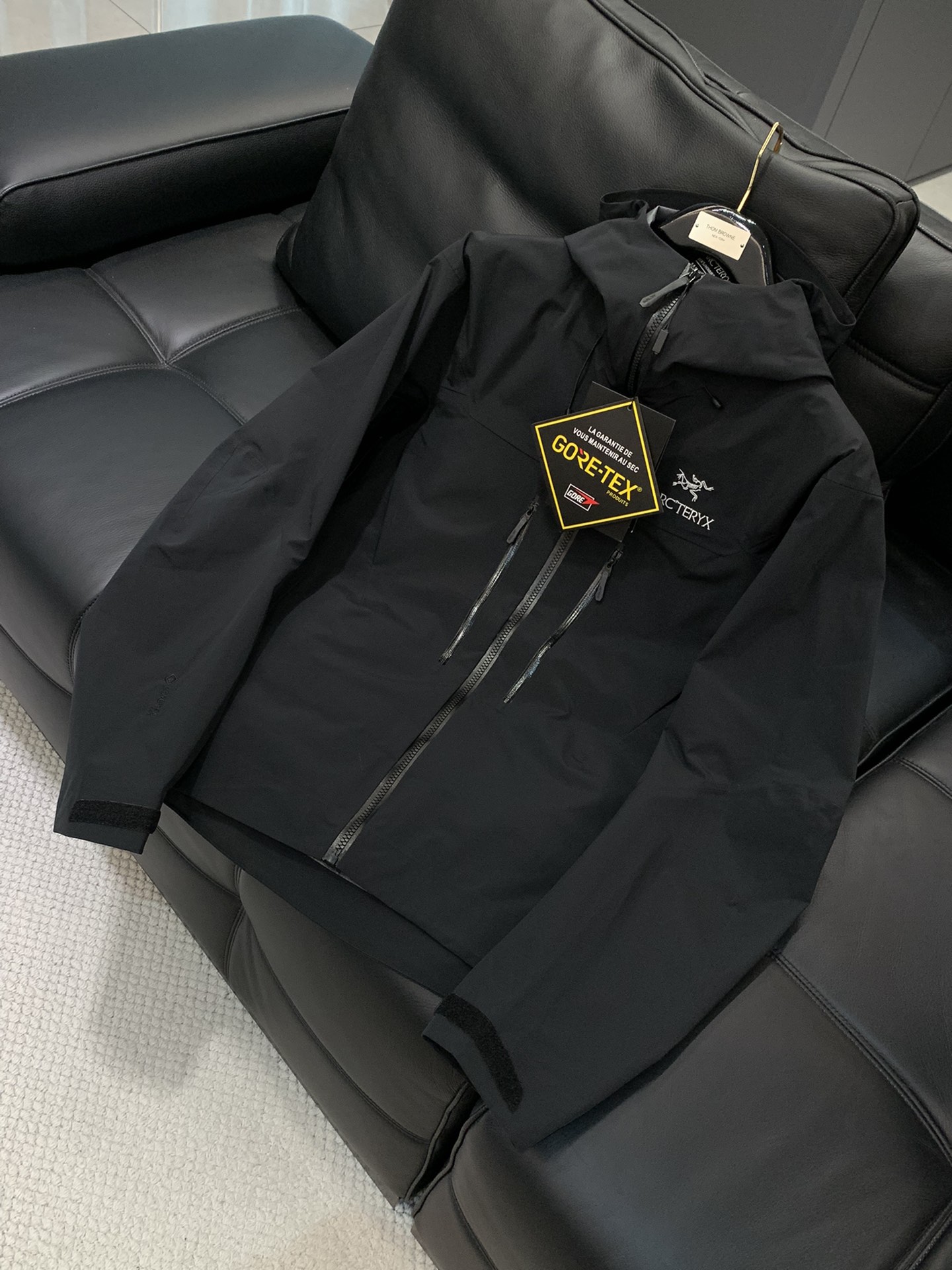 ，ARCTERYX 始祖鸟，2025秋冬AW新品，时尚休闲冲锋衣外套，专柜同步有售，原单狠货，进口原版面