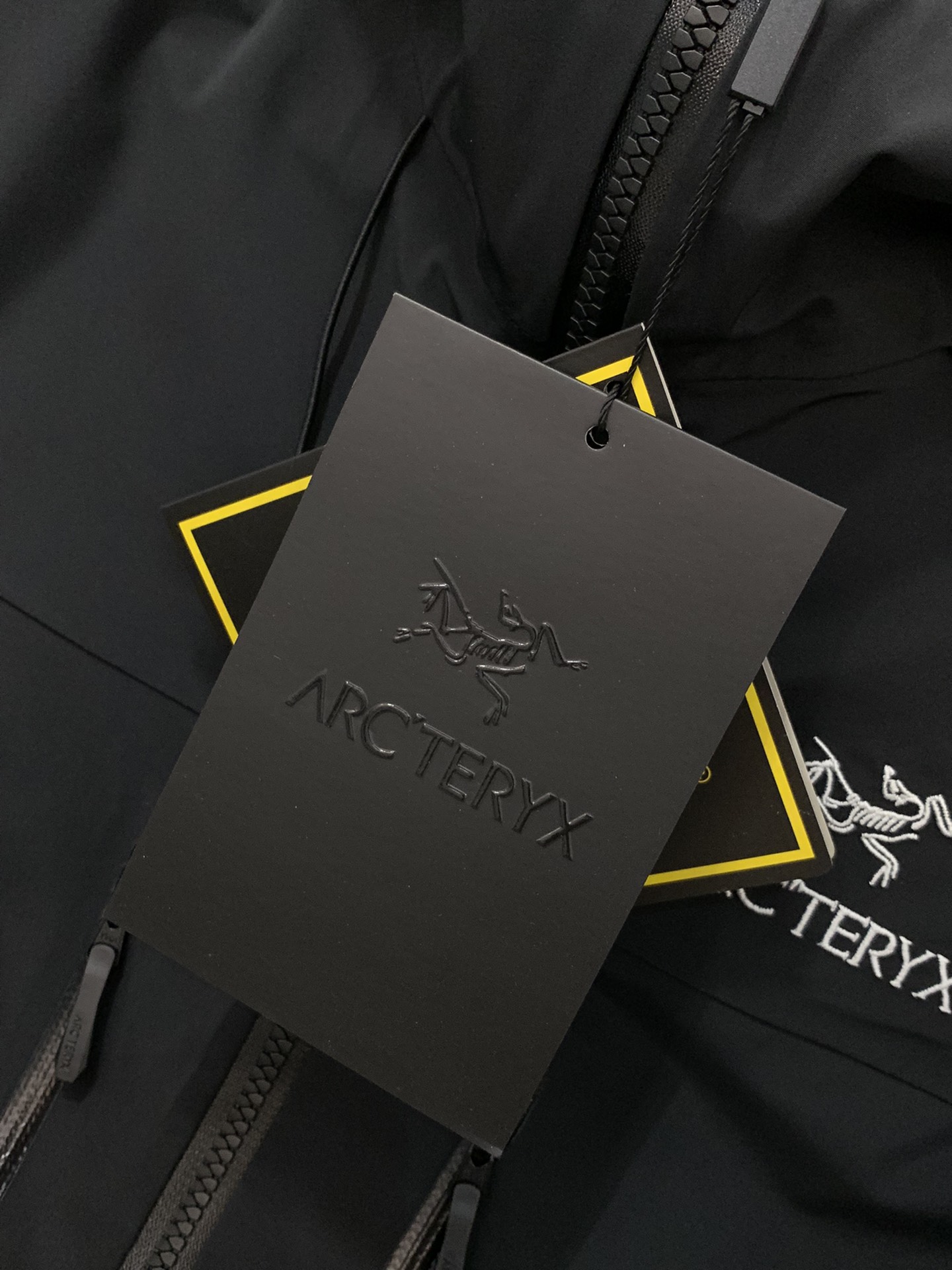 ，ARCTERYX 始祖鸟，2025秋冬AW新品，时尚休闲冲锋衣外套，专柜同步有售，原单狠货，进口原版面