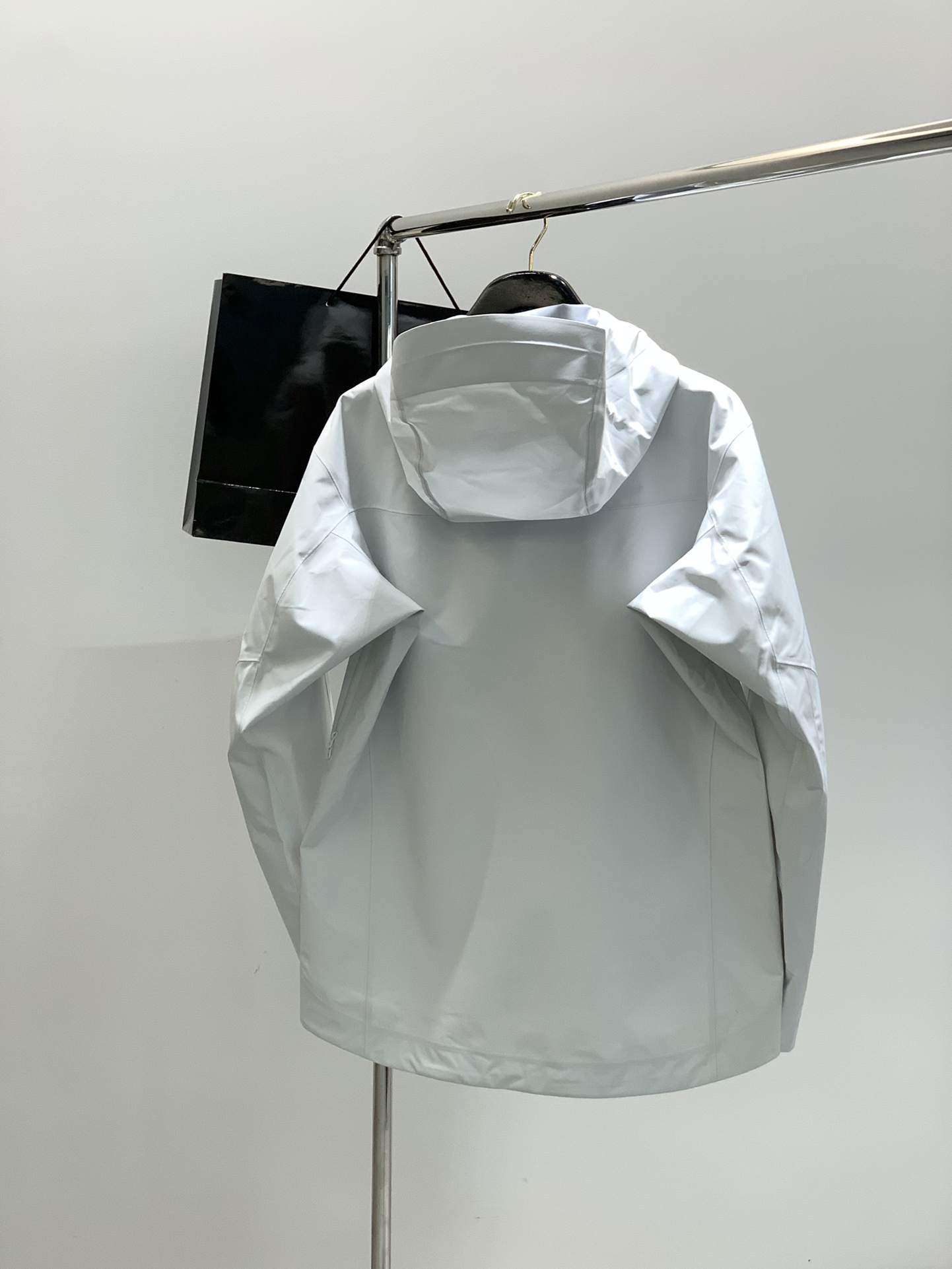 ，ARCTERYX 始祖鸟，2025秋冬AW新品，时尚休闲冲锋衣外套，专柜同步有售，原单狠货，进口原版面