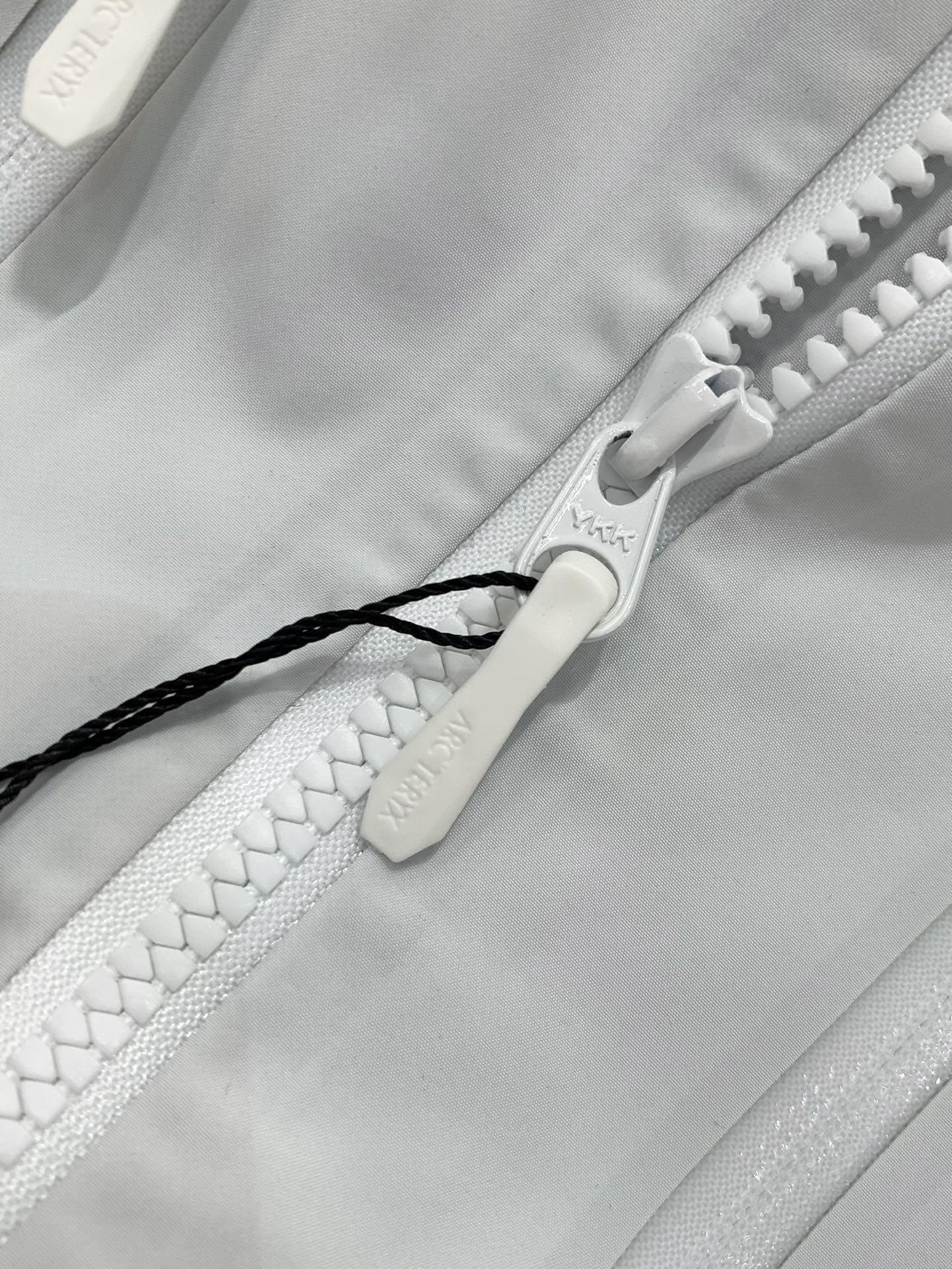 ，ARCTERYX 始祖鸟，2025秋冬AW新品，时尚休闲冲锋衣外套，专柜同步有售，原单狠货，进口原版面