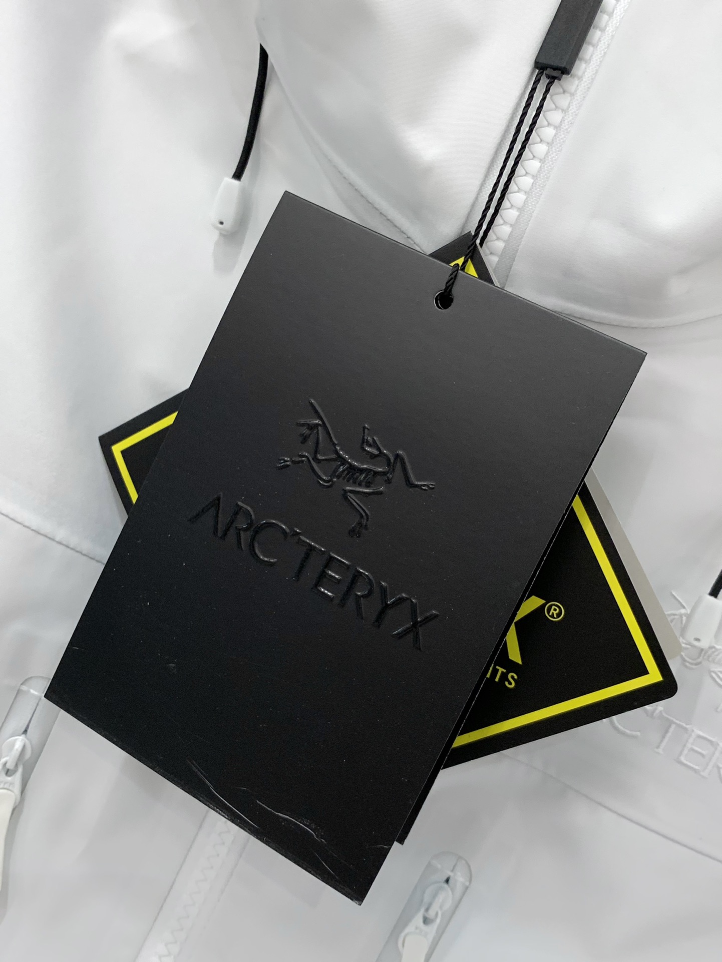 ，ARCTERYX 始祖鸟，2025秋冬AW新品，时尚休闲冲锋衣外套，专柜同步有售，原单狠货，进口原版面
