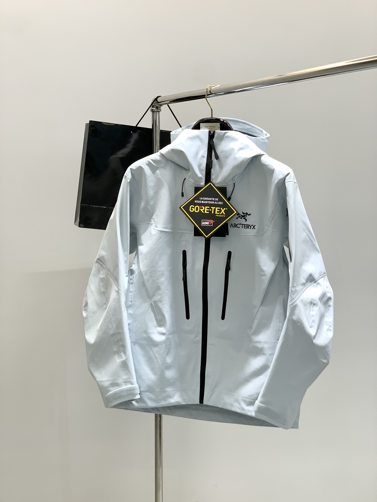 ，ARCTERYX 始祖鸟，2025秋冬AW新品，时尚休闲冲锋衣外套，专柜同步有售，原单狠货，进口原版面