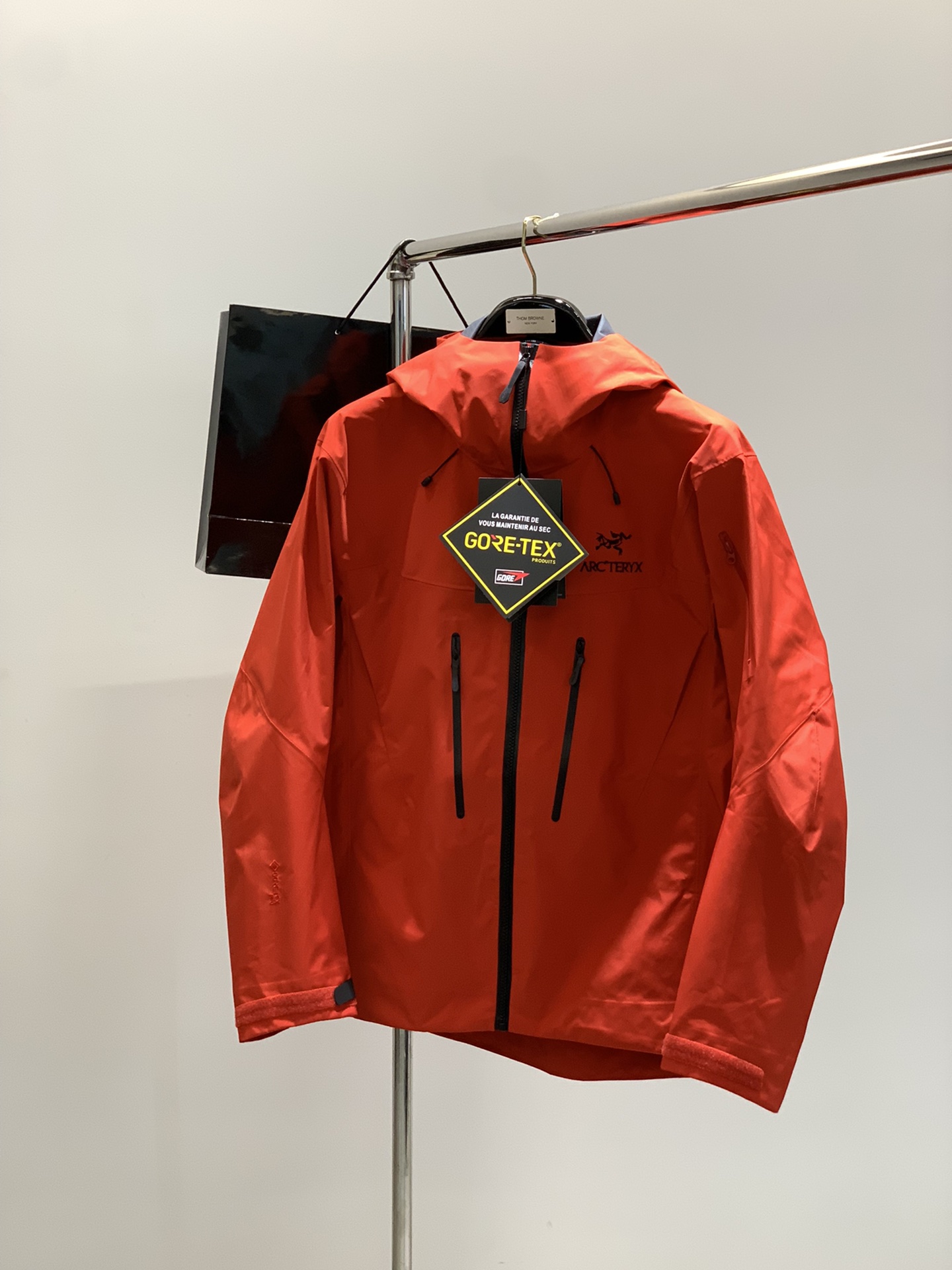 ，ARCTERYX 始祖鸟，2025秋冬AW新品，时尚休闲冲锋衣外套，专柜同步有售，原单狠货，进口原版面