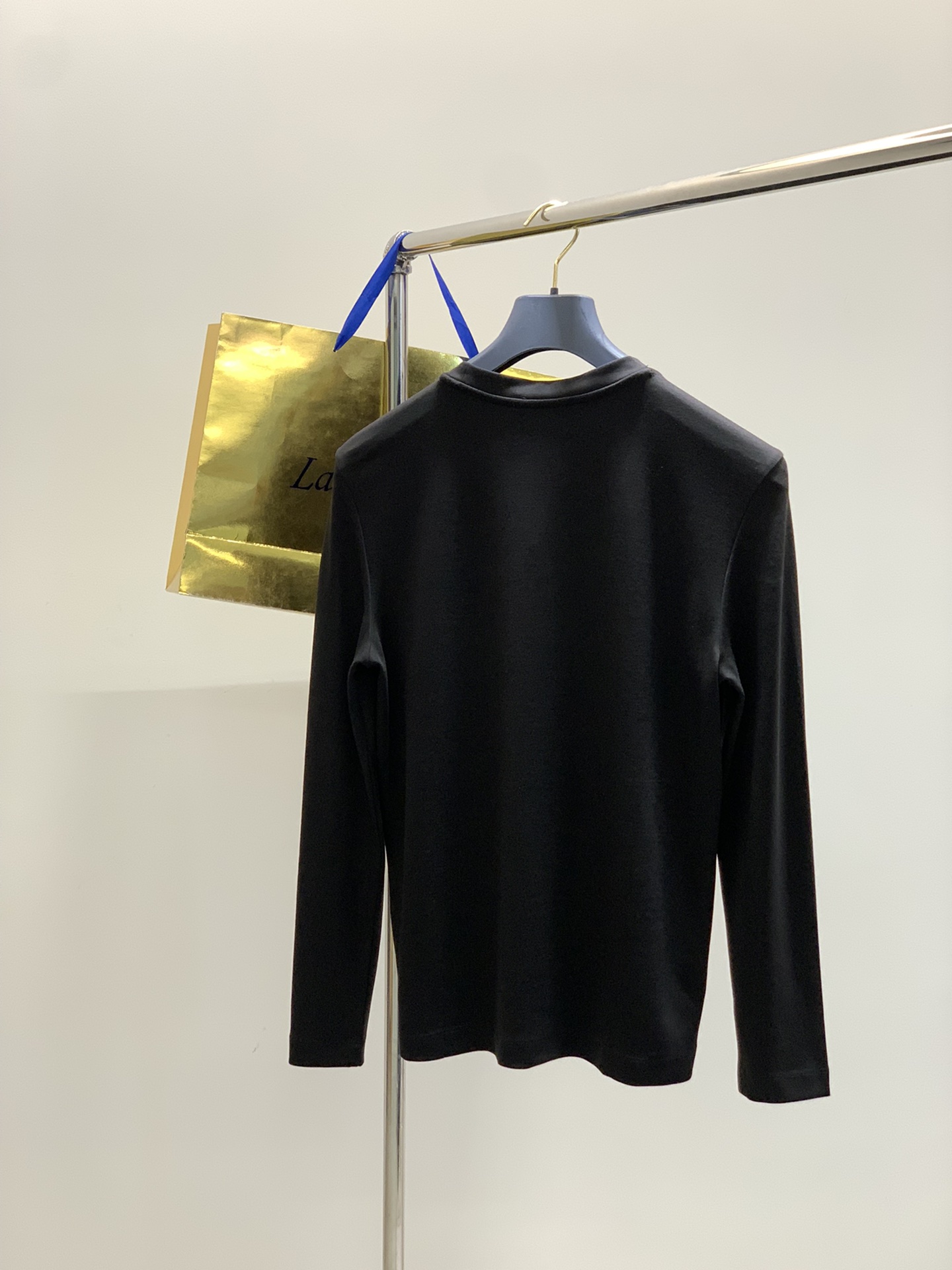 ，lP🆕(Loro Piana )，2025早秋最新品，专柜同步有售，原单狠货，时尚休闲圆领长袖T恤，采