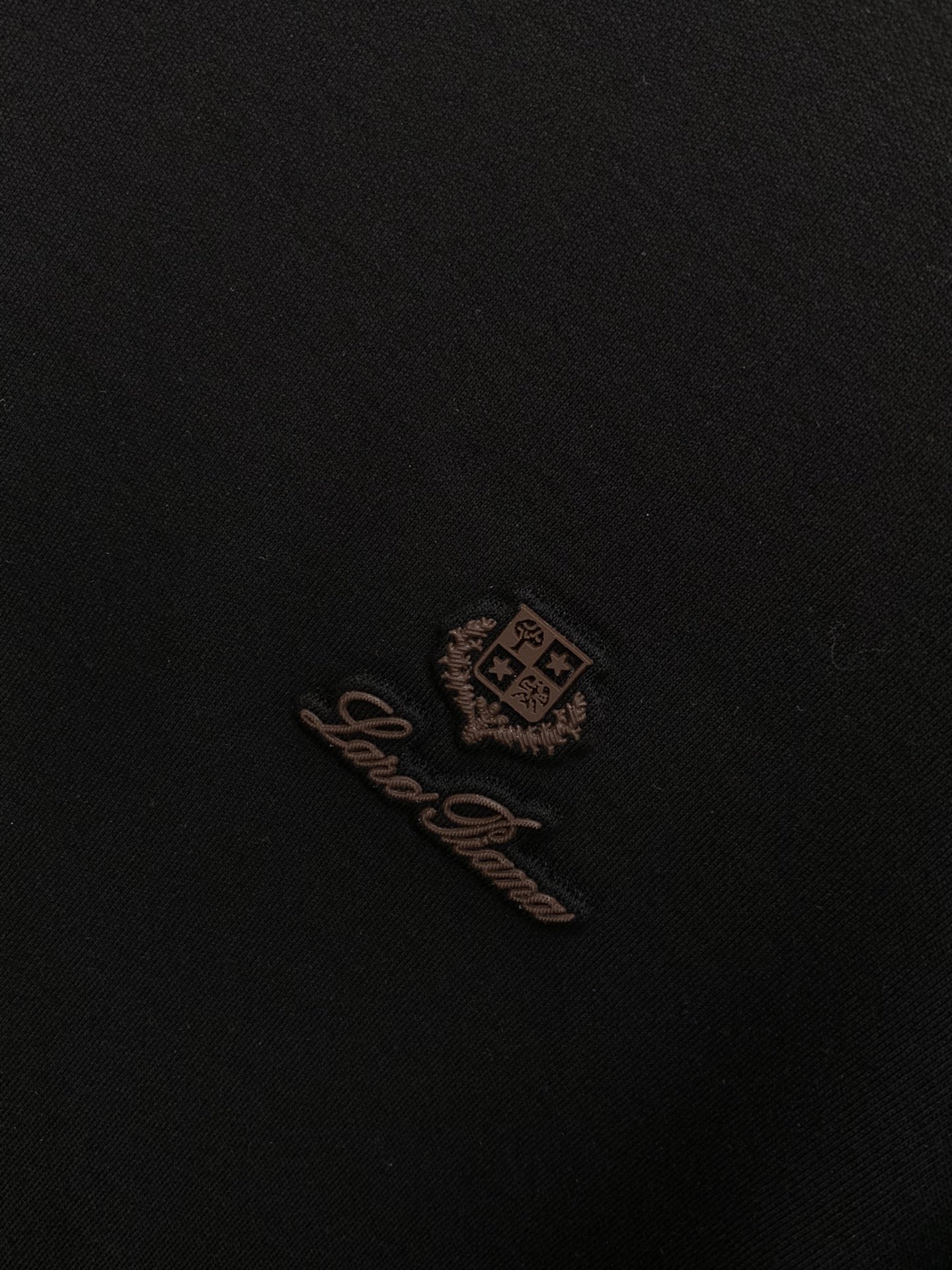 ，lP🆕(Loro Piana )，2025早秋最新品，专柜同步有售，原单狠货，时尚休闲圆领长袖T恤，采