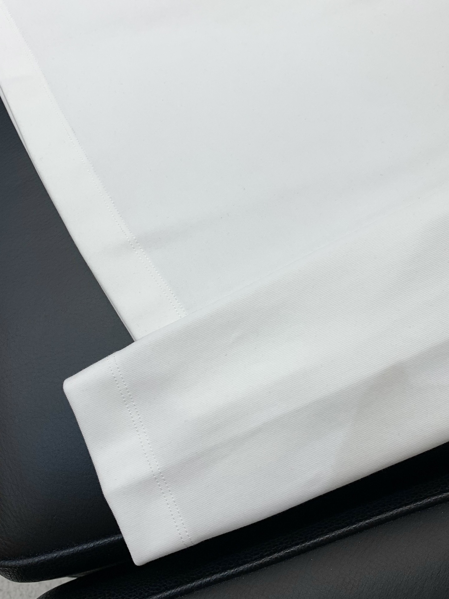 ，lP🆕(Loro Piana )，2025早秋最新品，专柜同步有售，原单狠货，时尚休闲圆领长袖T恤，采