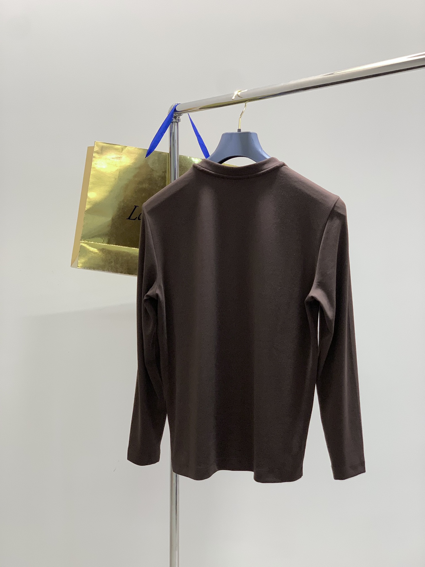 ，lP🆕(Loro Piana )，2025早秋最新品，专柜同步有售，原单狠货，时尚休闲圆领长袖T恤，采