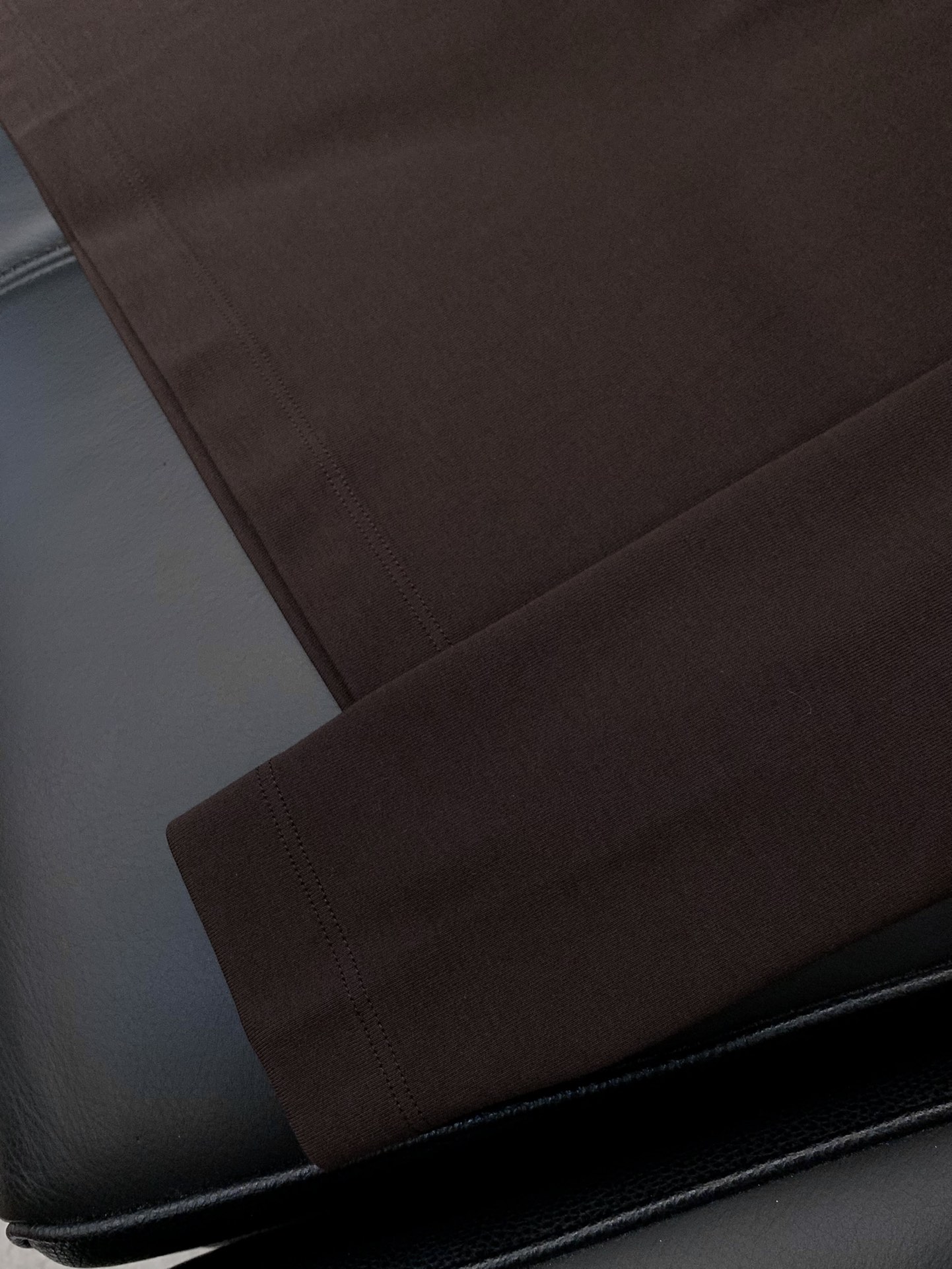 ，lP🆕(Loro Piana )，2025早秋最新品，专柜同步有售，原单狠货，时尚休闲圆领长袖T恤，采