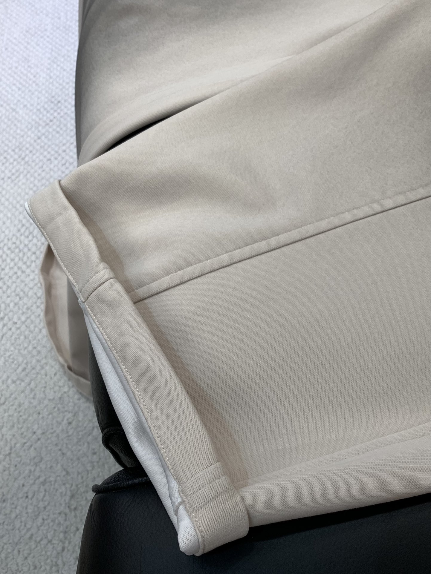 ，Balenciaga 巴黎世家，2025秋季最新品，专柜同步有售，原单狠货，时尚休闲裤，进口原版水洗弹