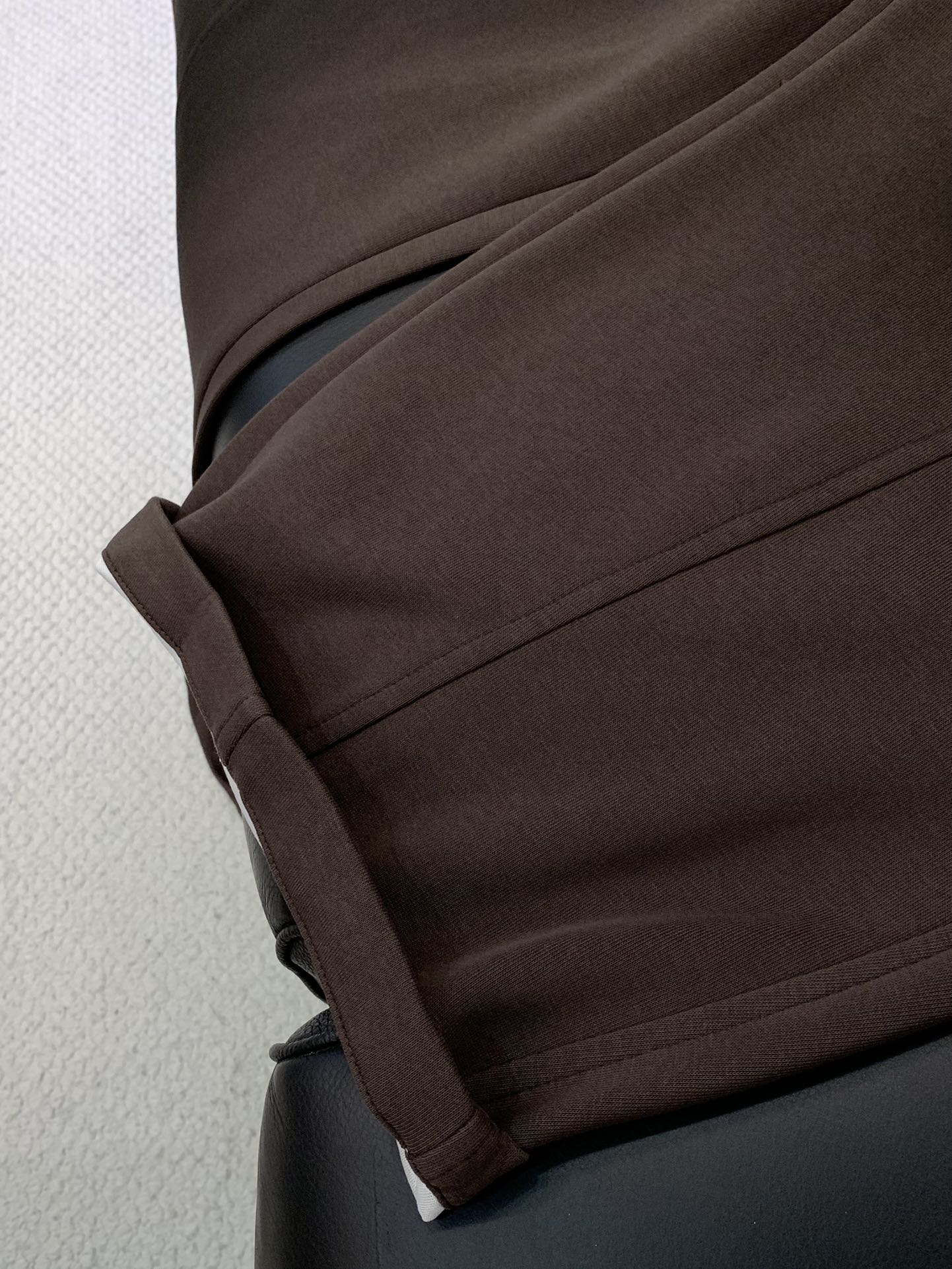 ，Balenciaga 巴黎世家，2025秋季最新品，专柜同步有售，原单狠货，时尚休闲裤，进口原版水洗弹