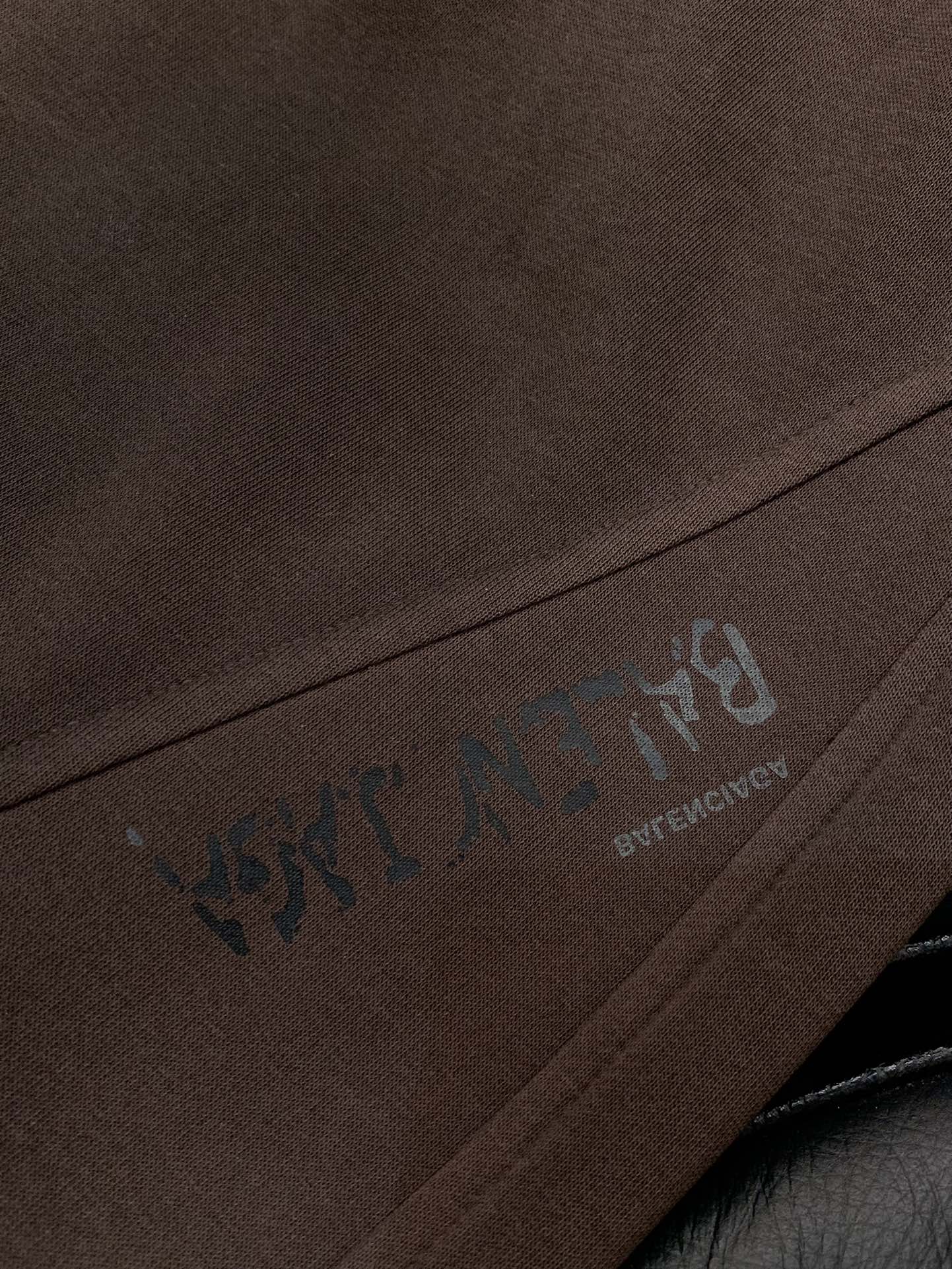 ，Balenciaga 巴黎世家，2025秋季最新品，专柜同步有售，原单狠货，时尚休闲裤，进口原版水洗弹