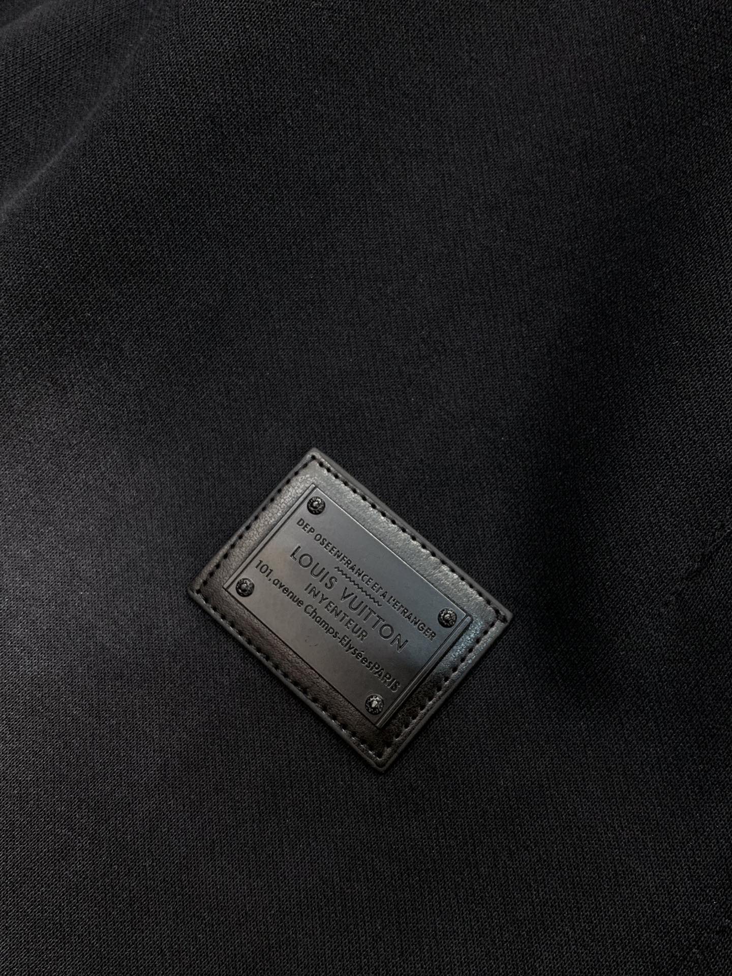 ，LouisVuitton 路易威登，2025秋季最新款，专柜同步有售，原单狠货，时尚休闲裤，上身很有特