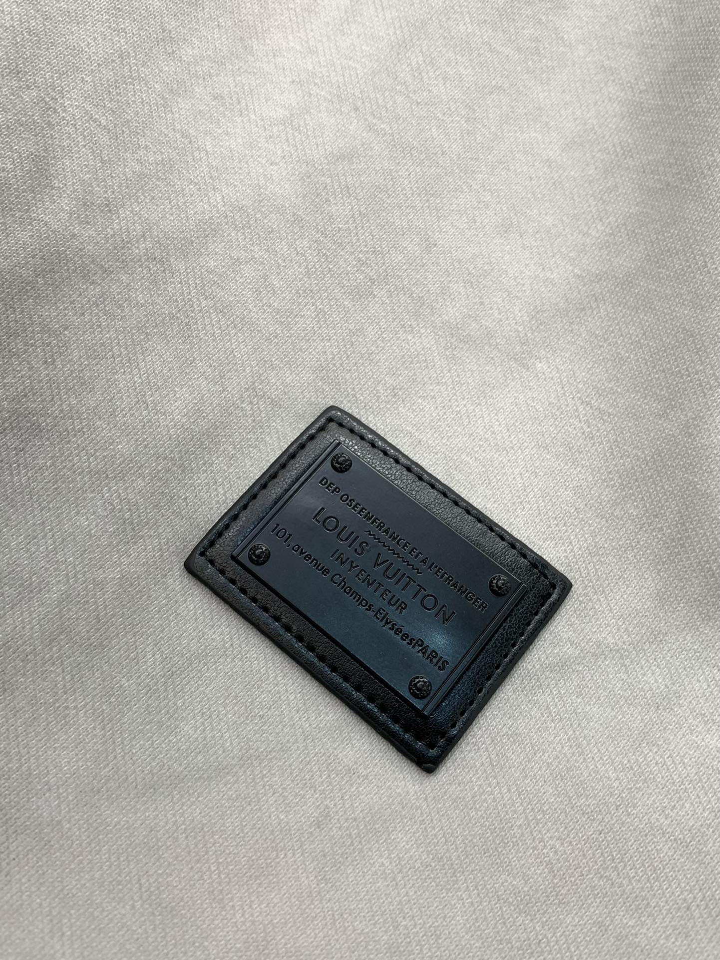 ，LouisVuitton 路易威登，2025秋季最新款，专柜同步有售，原单狠货，时尚休闲裤，上身很有特