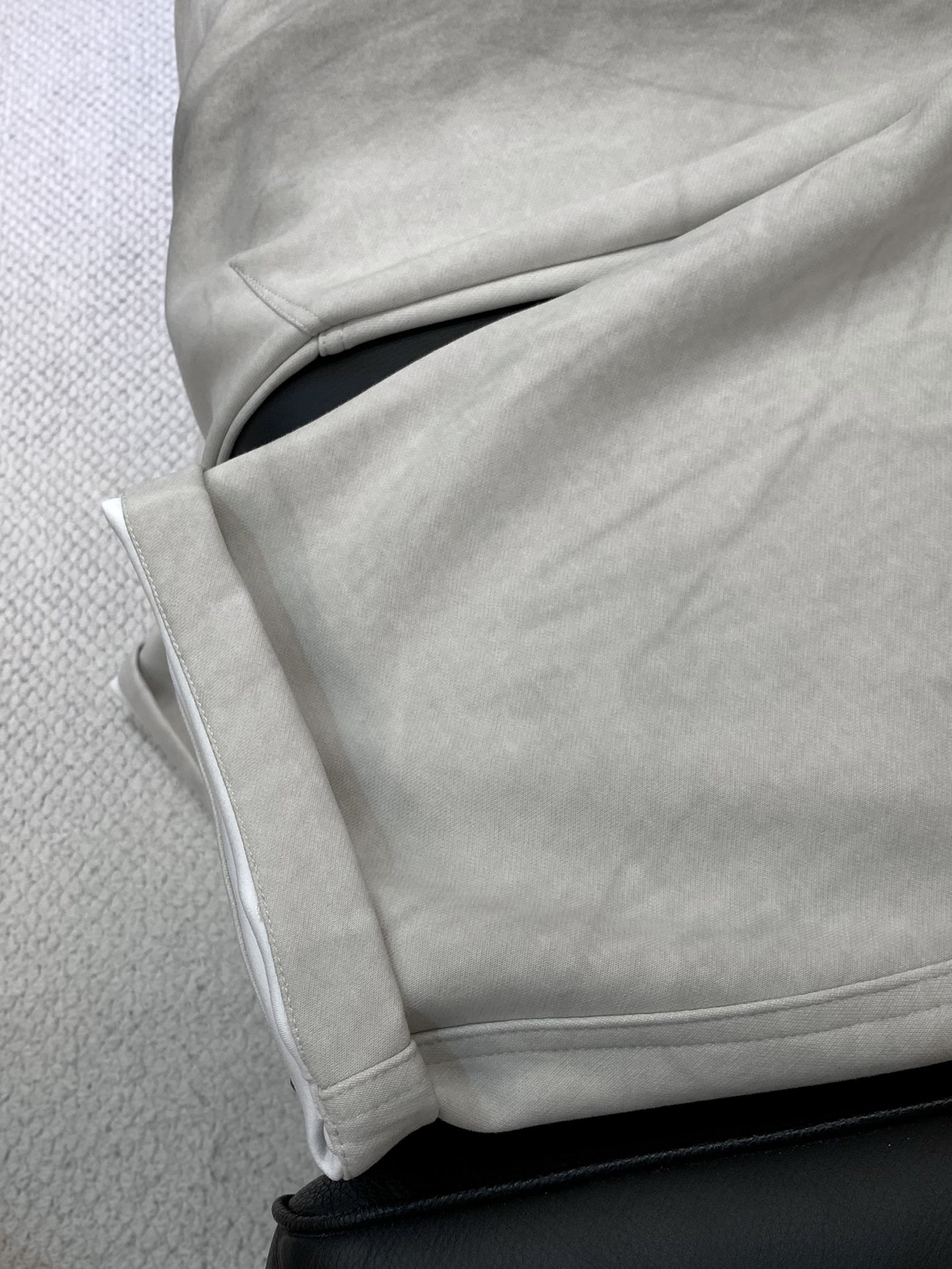 ，LouisVuitton 路易威登，2025秋季最新款，专柜同步有售，原单狠货，时尚休闲裤，上身很有特