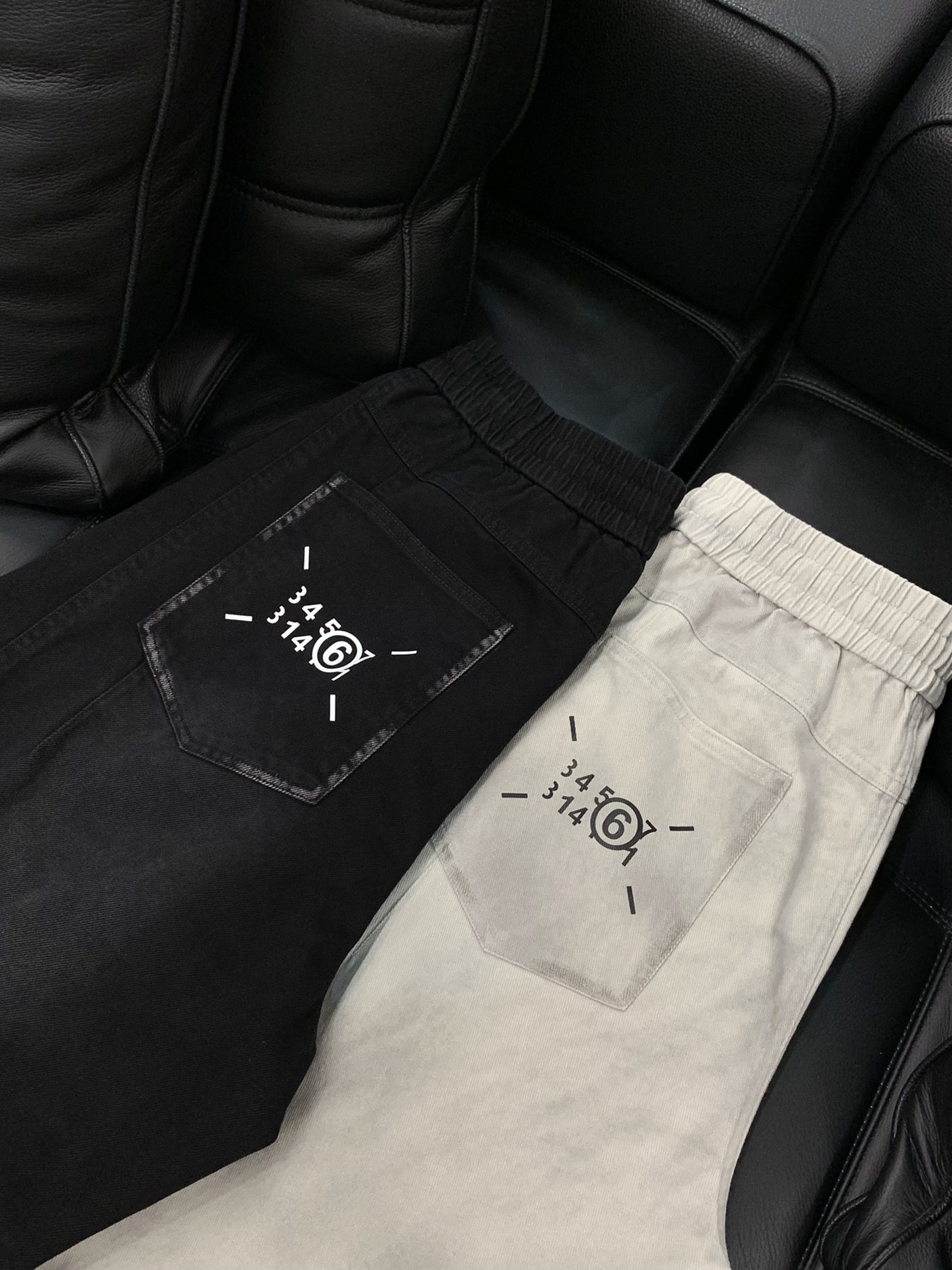 ，Maison Margiela马吉拉，2025秋季最新品，时尚休闲牛仔裤，专柜同步有售，原单狠货，采用