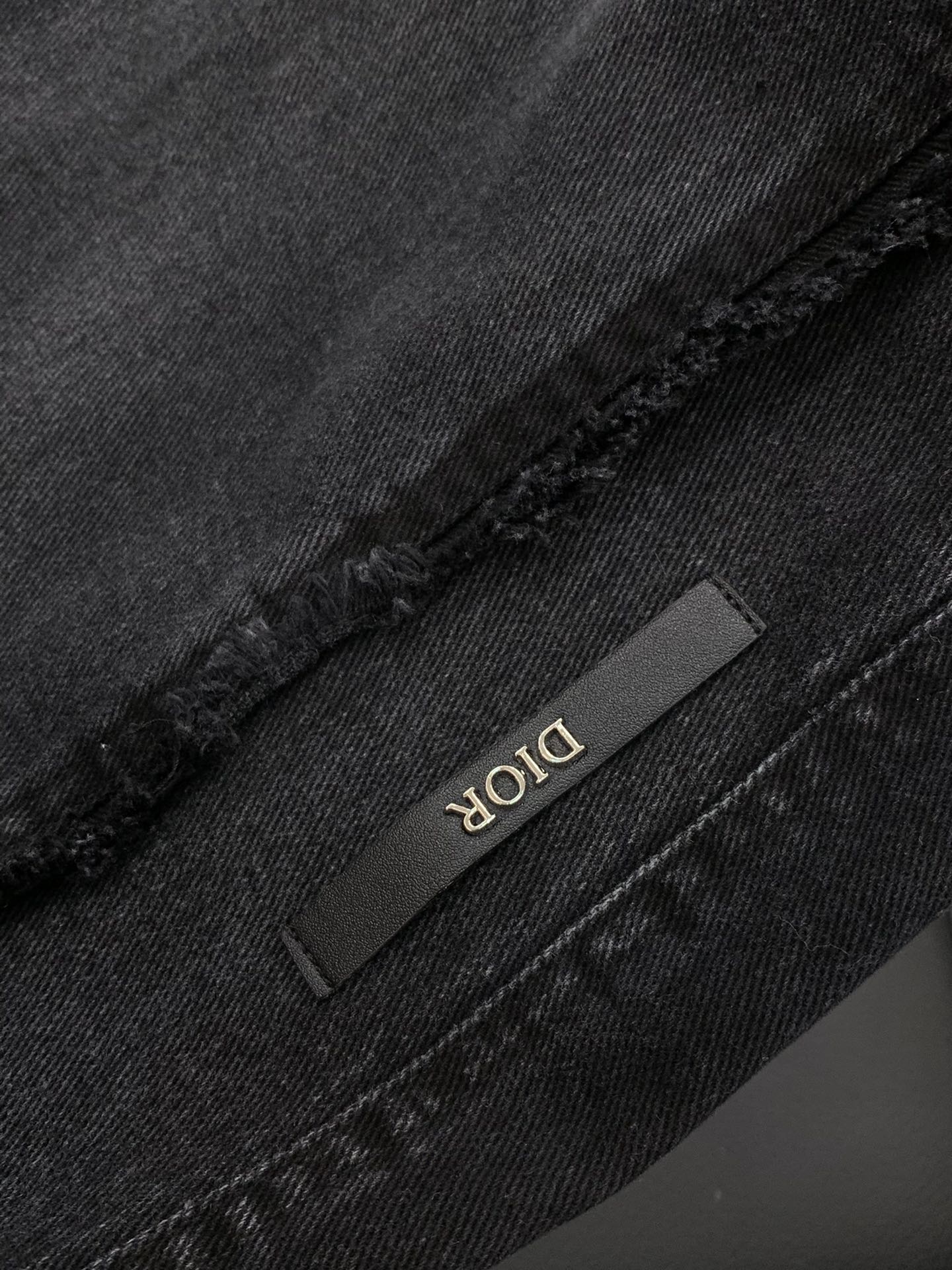 ，Dior 迪奥，2025秋季新品，官网专柜同步有售，原单狠货，时尚休闲水洗牛仔裤，超级有范儿的一款牛仔