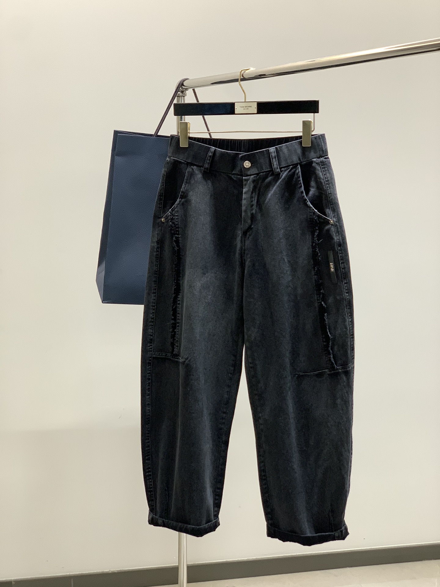 ，Dior 迪奥，2025秋季新品，官网专柜同步有售，原单狠货，时尚休闲水洗牛仔裤，超级有范儿的一款牛仔