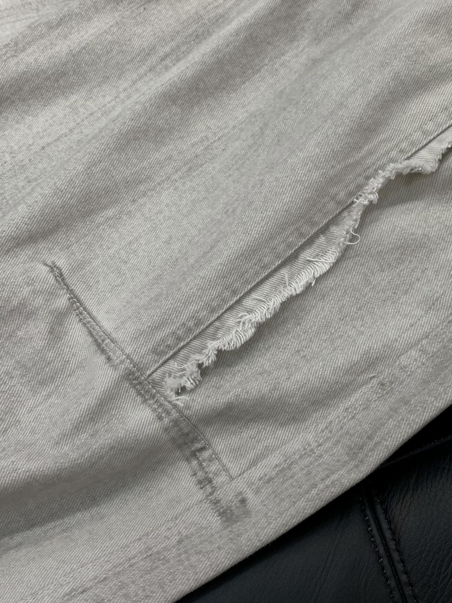 ，Dior 迪奥，2025秋季新品，官网专柜同步有售，原单狠货，时尚休闲水洗牛仔裤，超级有范儿的一款牛仔