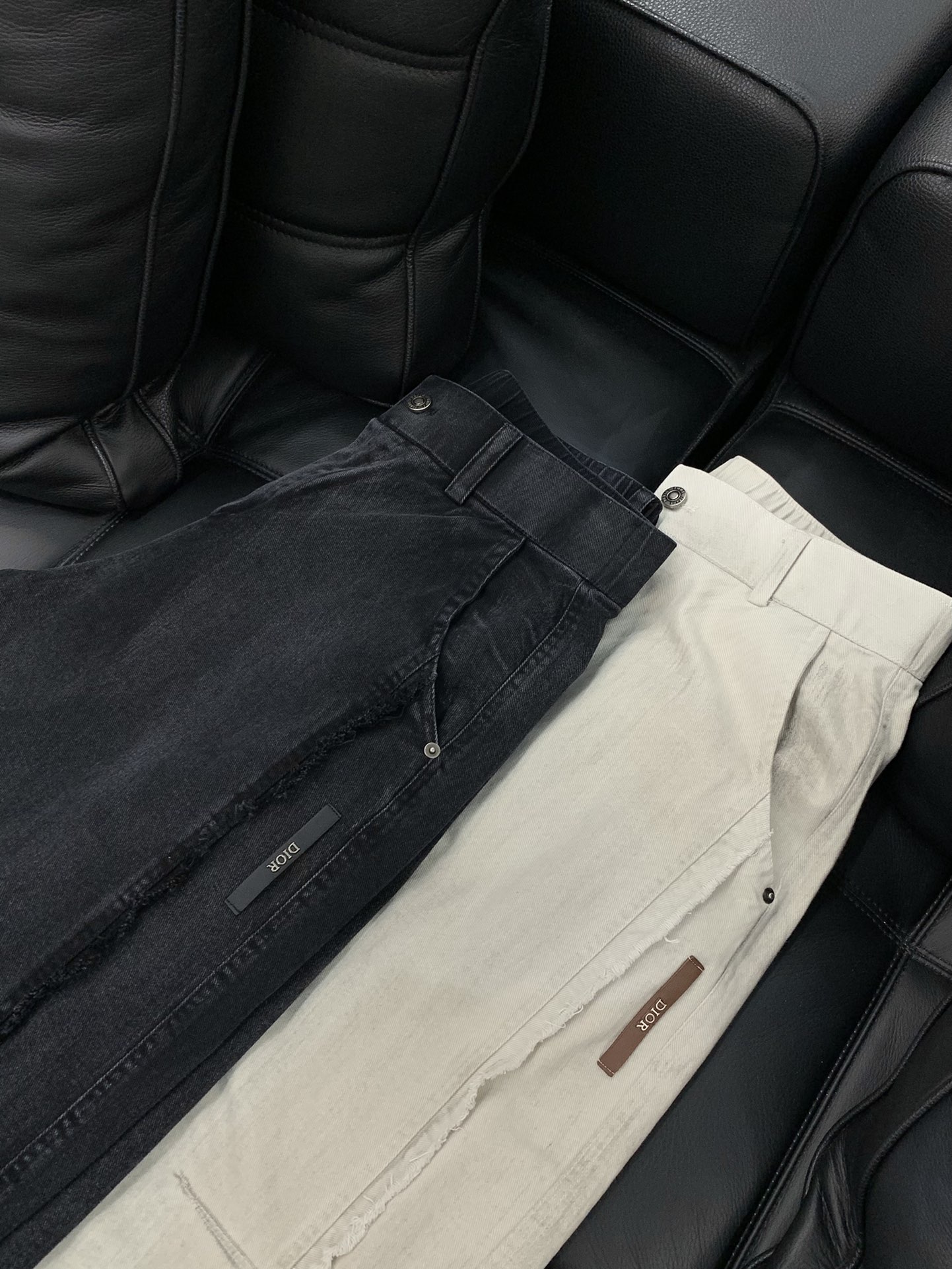 ，Dior 迪奥，2025秋季新品，官网专柜同步有售，原单狠货，时尚休闲水洗牛仔裤，超级有范儿的一款牛仔